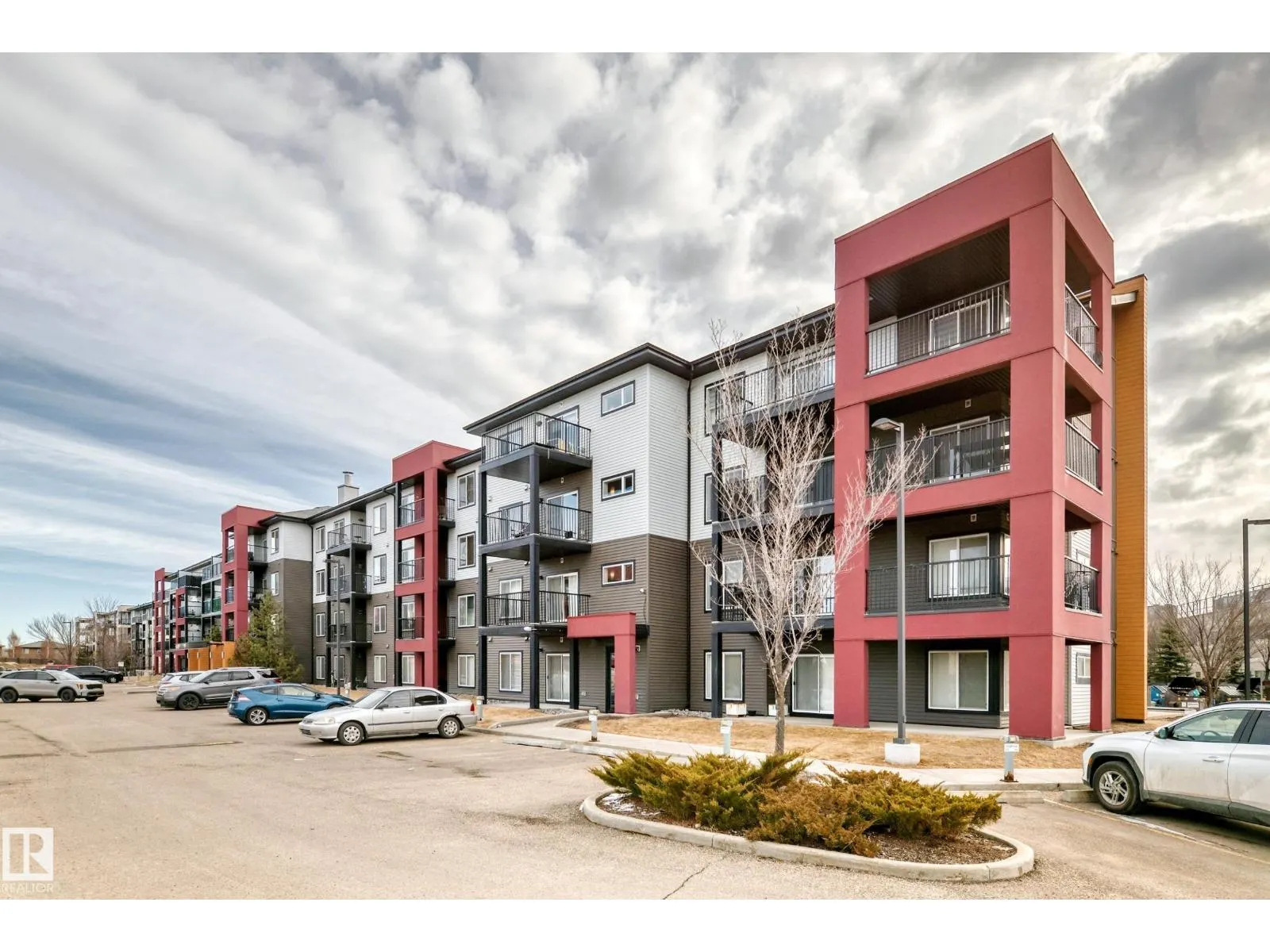 #332 344 Windermere RD NW
