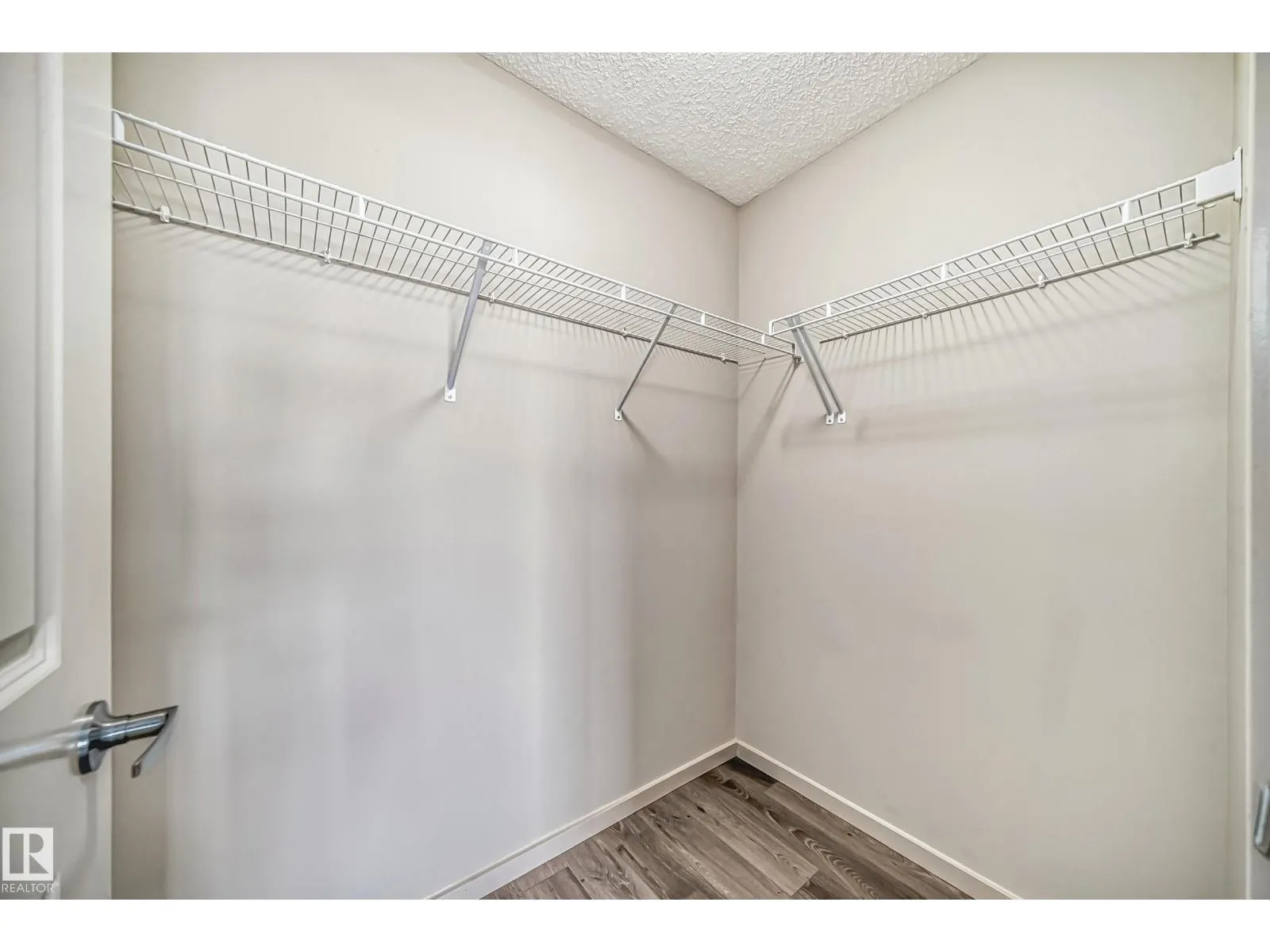 #332 344 Windermere RD NW