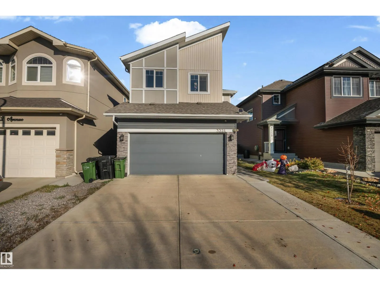 3324 12 AV NW