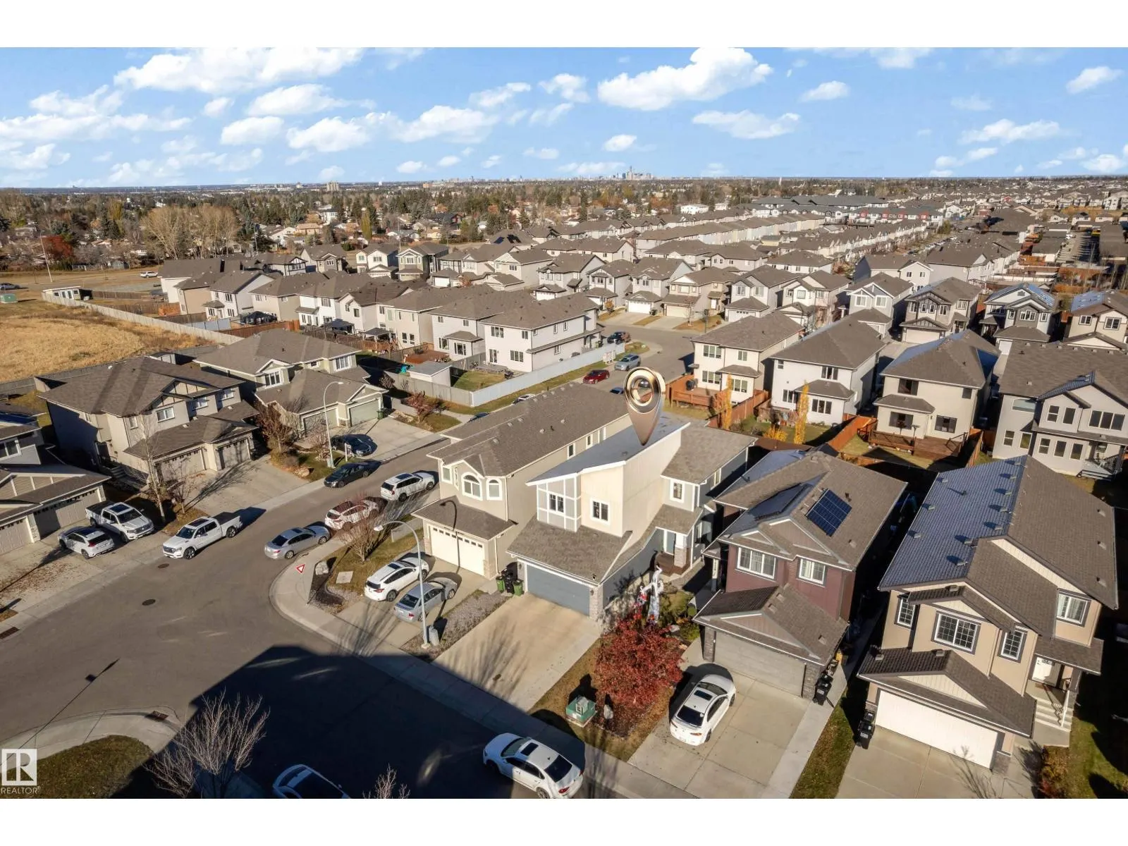 3324 12 AV NW