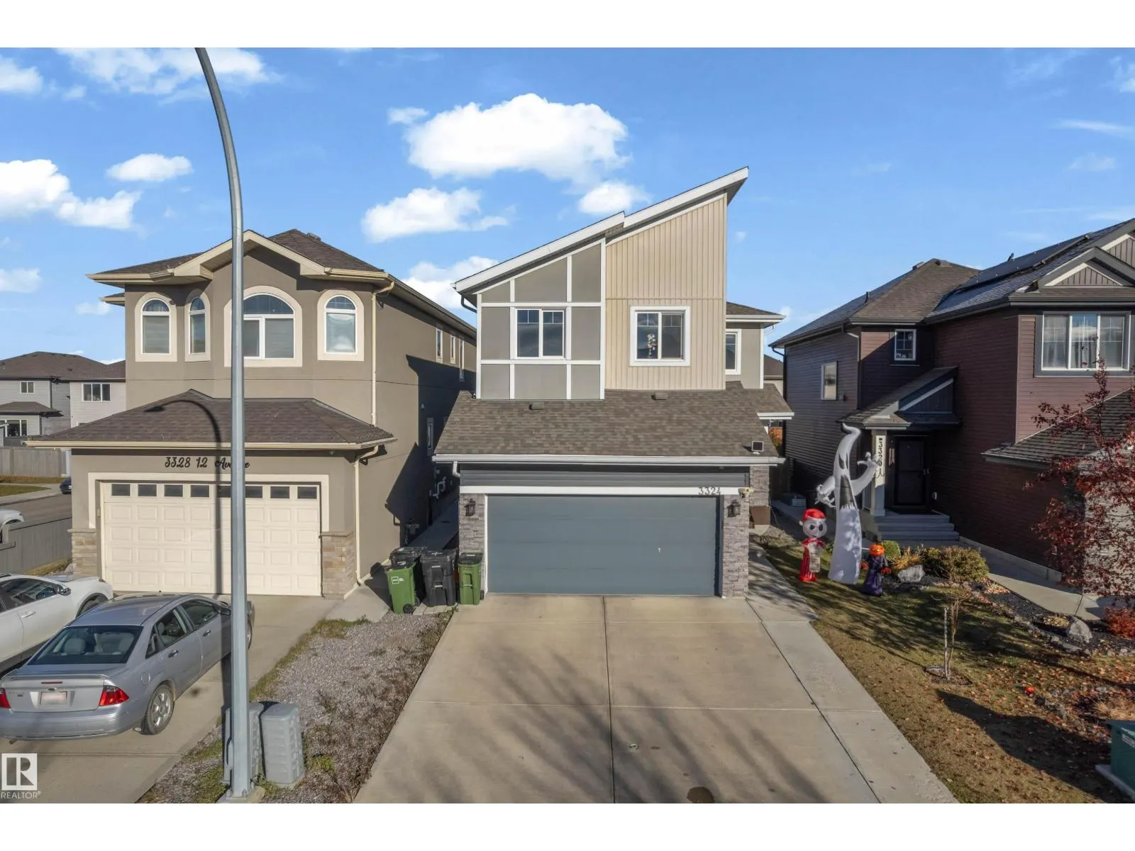 3324 12 AV NW
