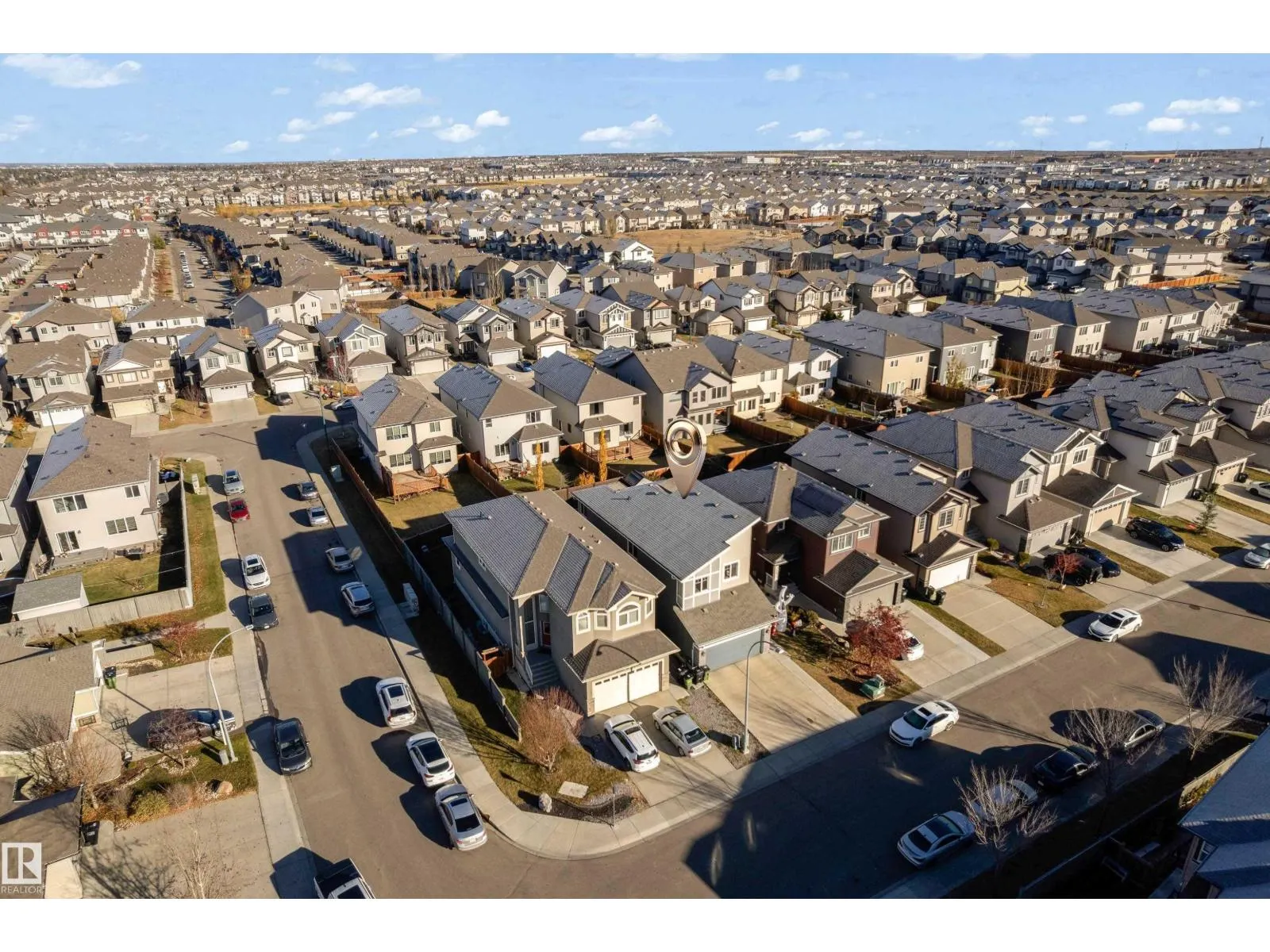 3324 12 AV NW