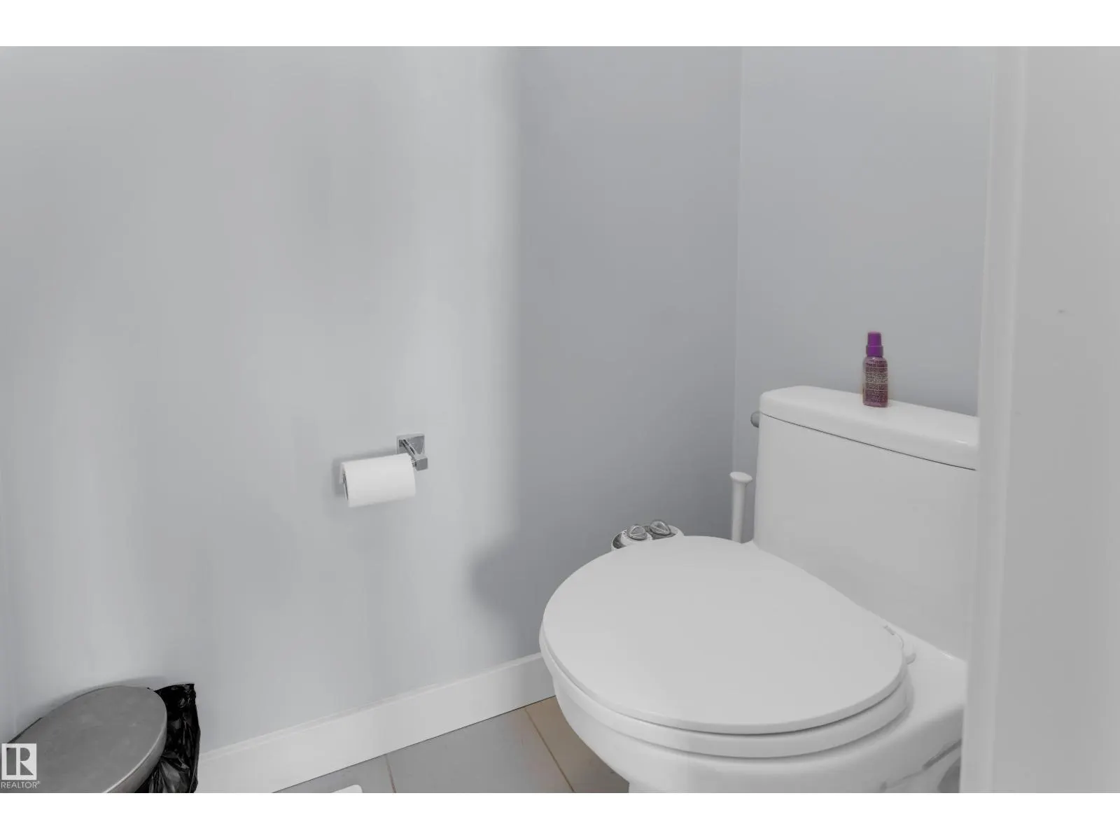 3324 12 AV NW