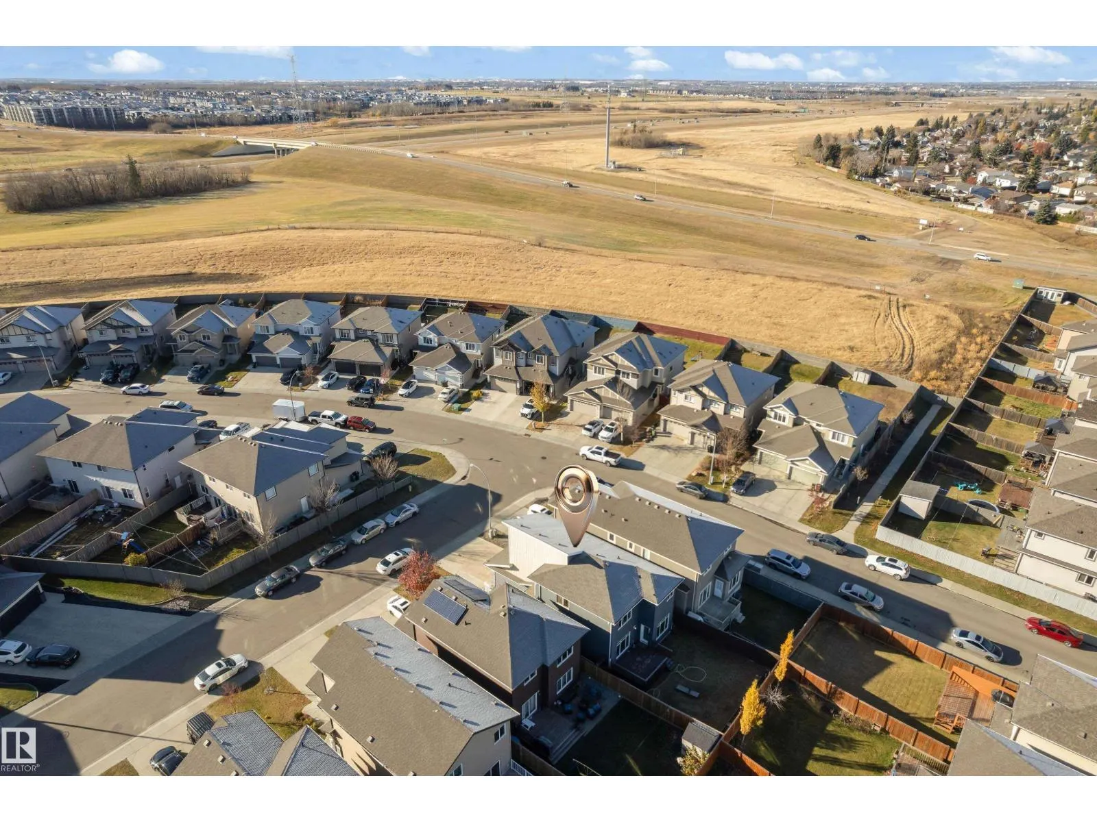 3324 12 AV NW