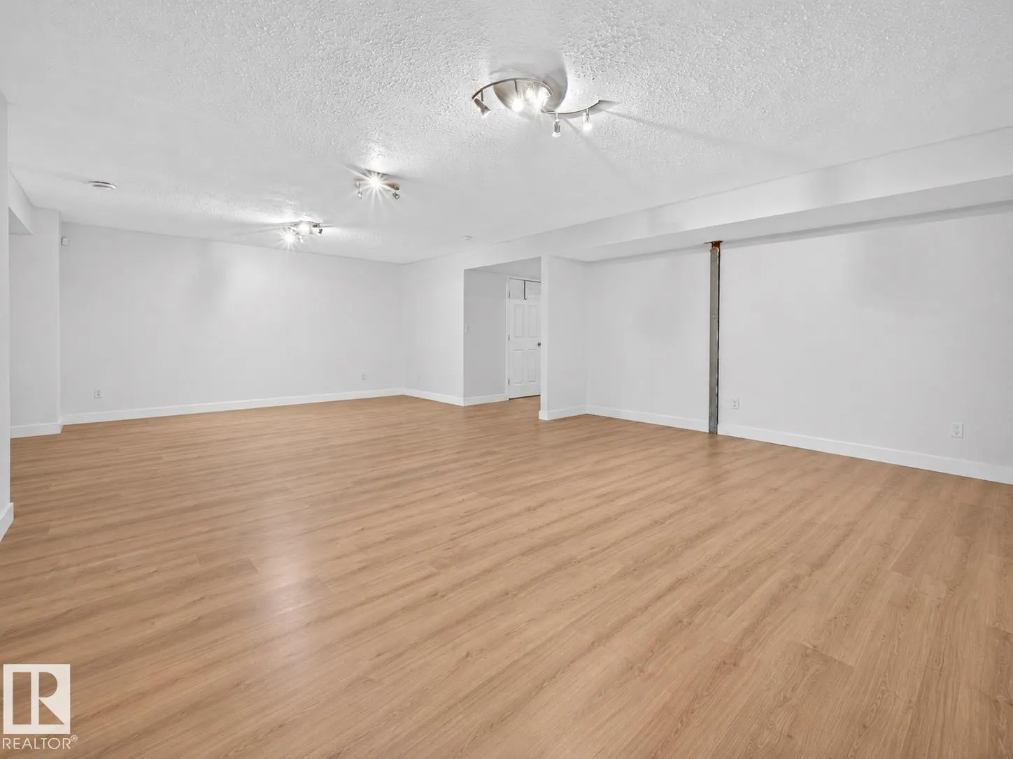 114 EASTGATE WY