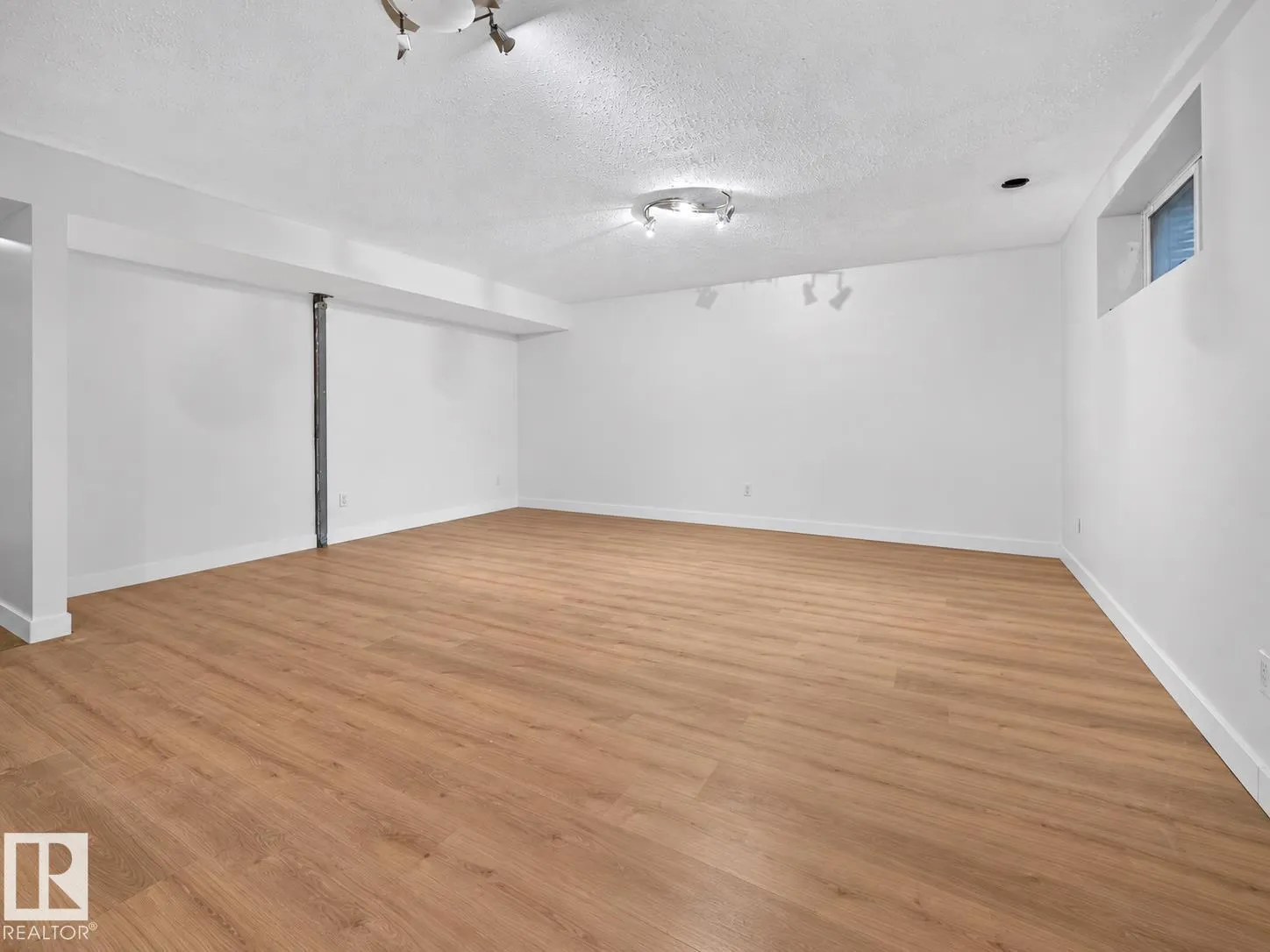 114 EASTGATE WY