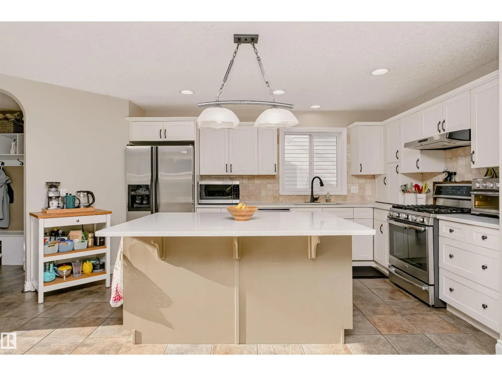 5468 THIBAULT WD NW