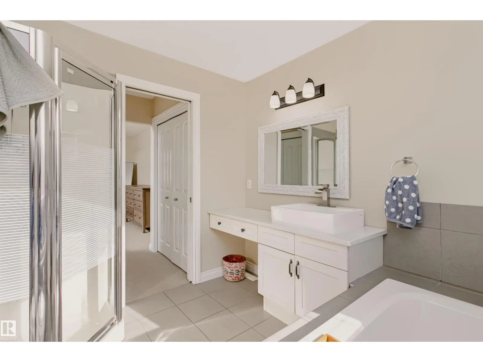 5468 THIBAULT WD NW