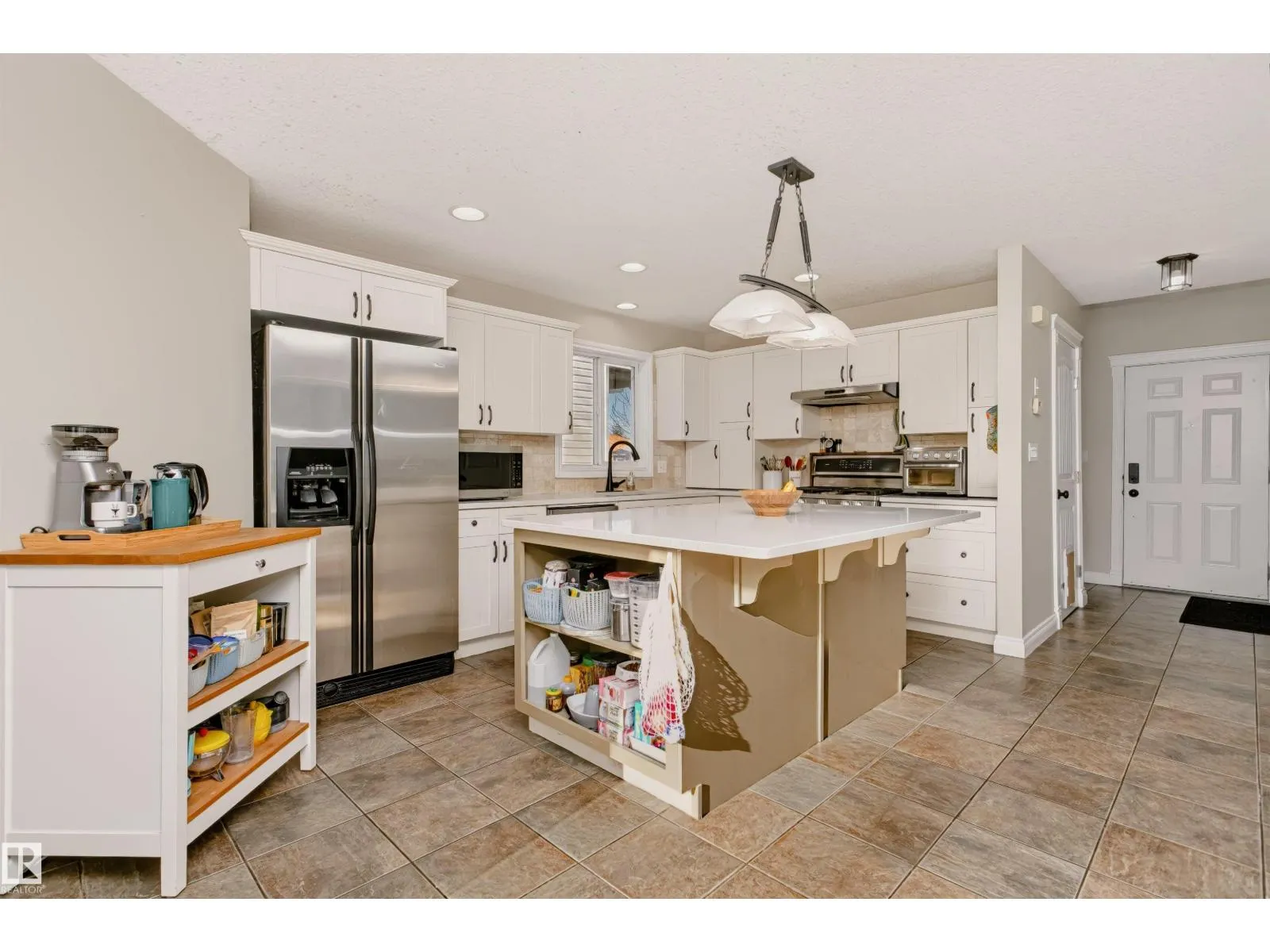 5468 THIBAULT WD NW