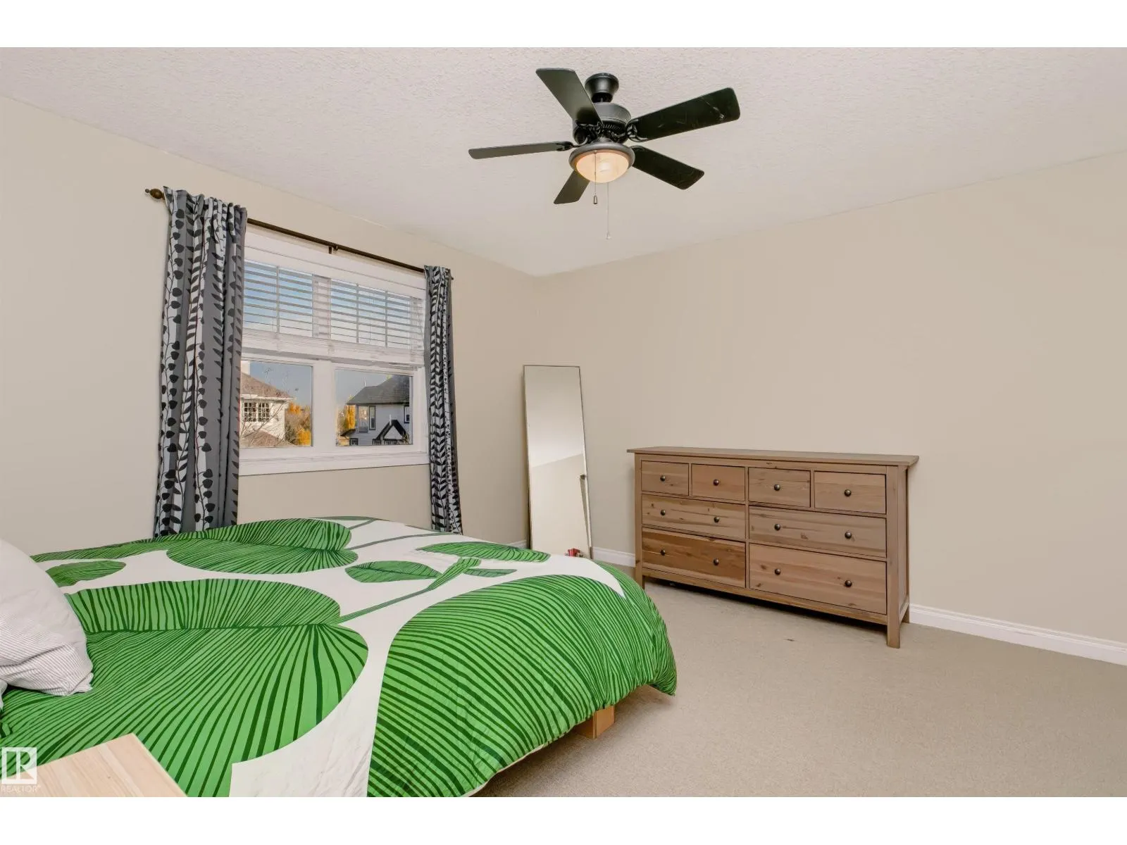 5468 THIBAULT WD NW