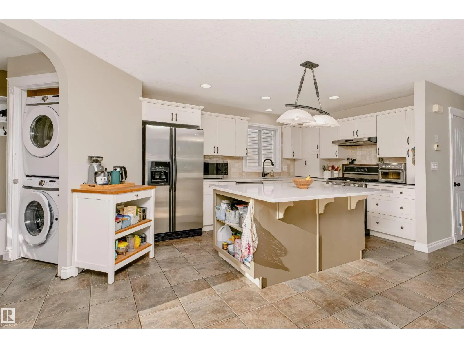 5468 THIBAULT WD NW