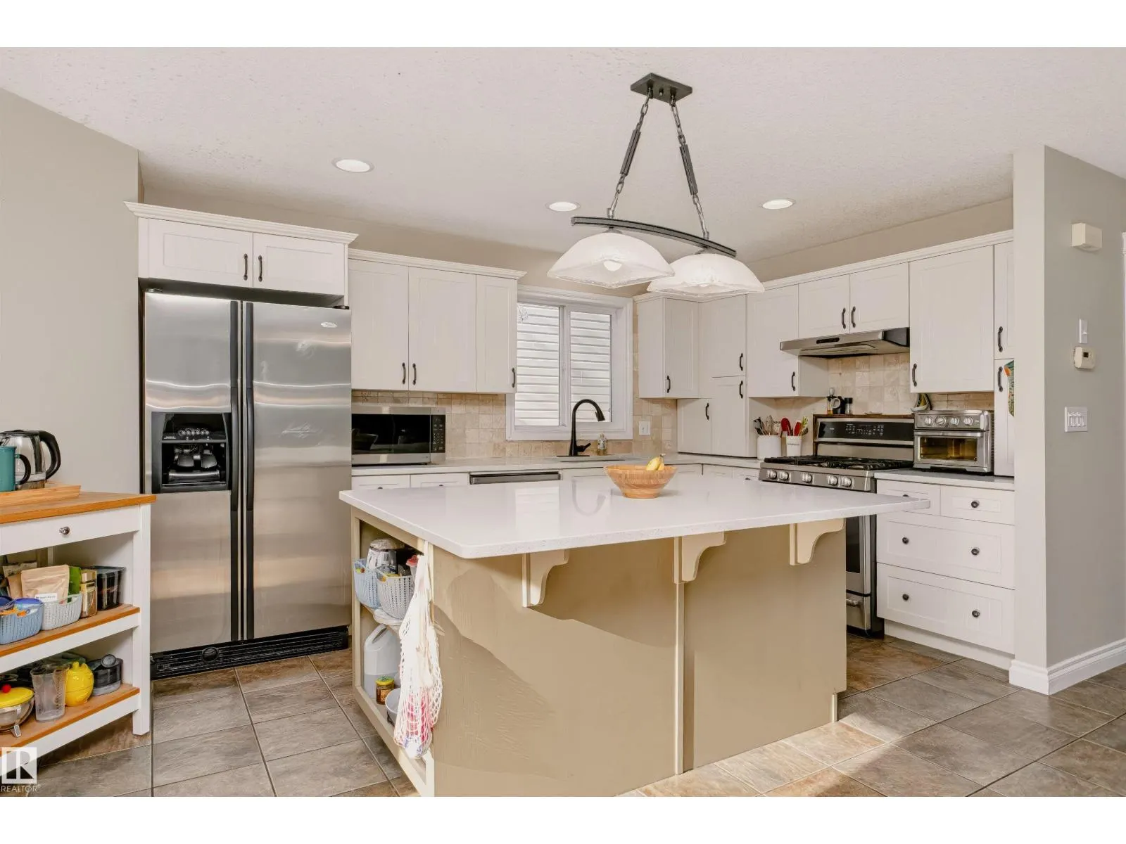 5468 THIBAULT WD NW