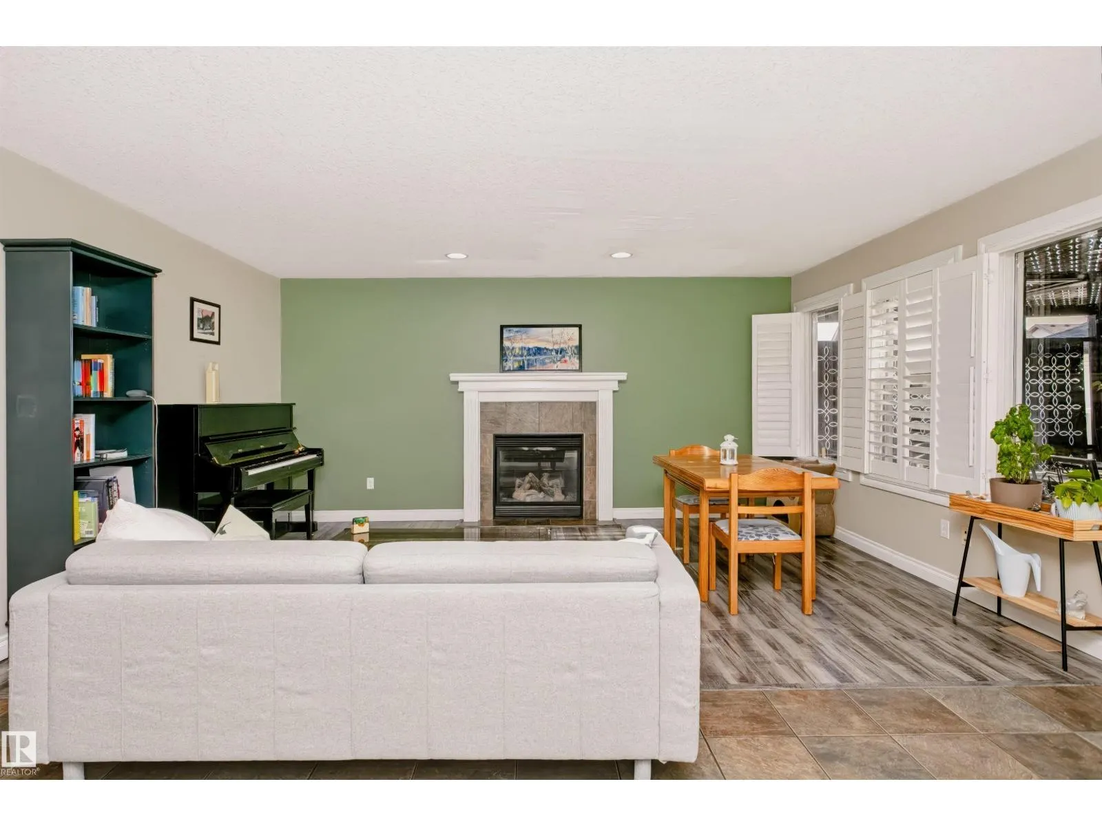 5468 THIBAULT WD NW