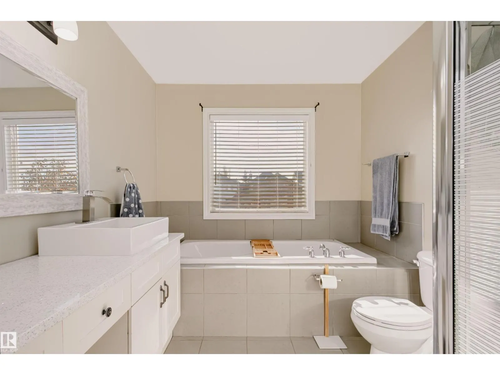 5468 THIBAULT WD NW