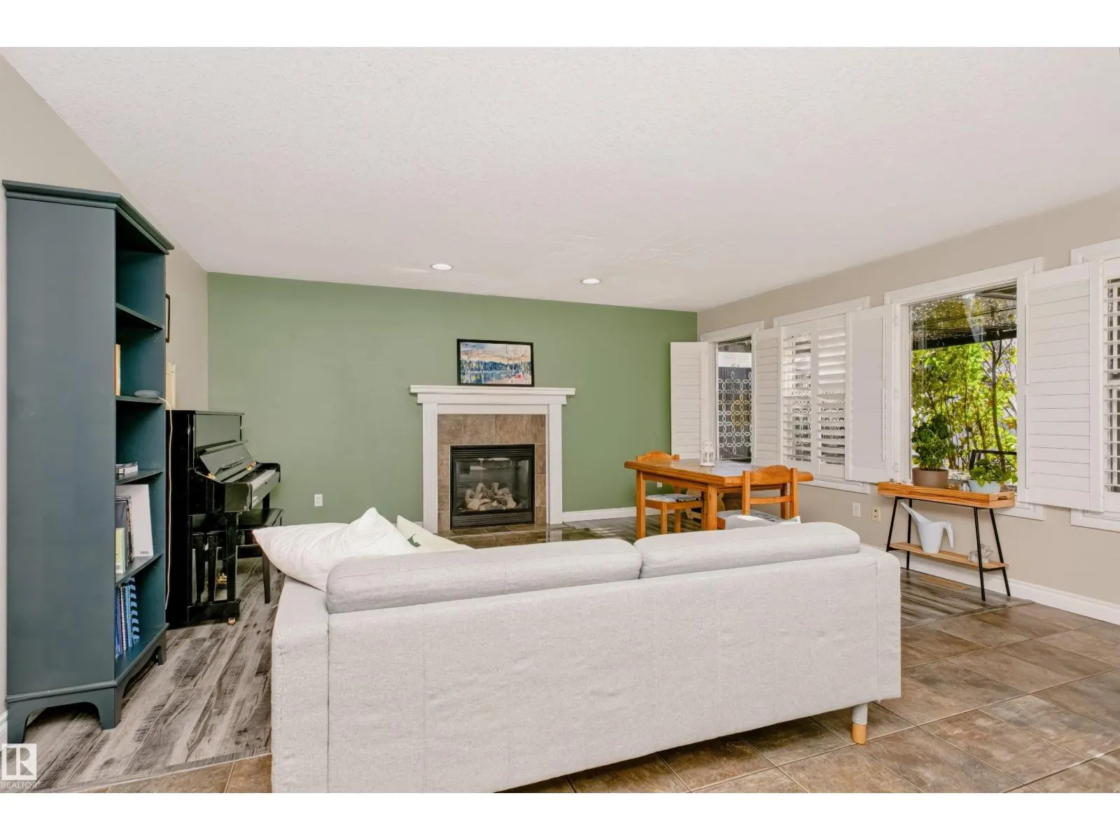 5468 THIBAULT WD NW