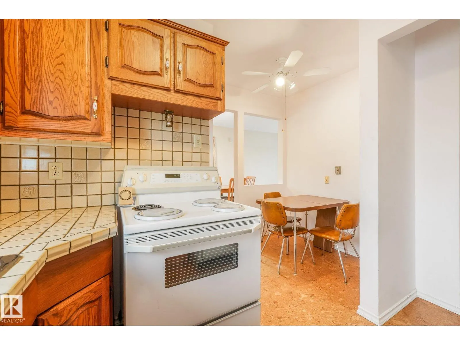 12113 44 ST NW