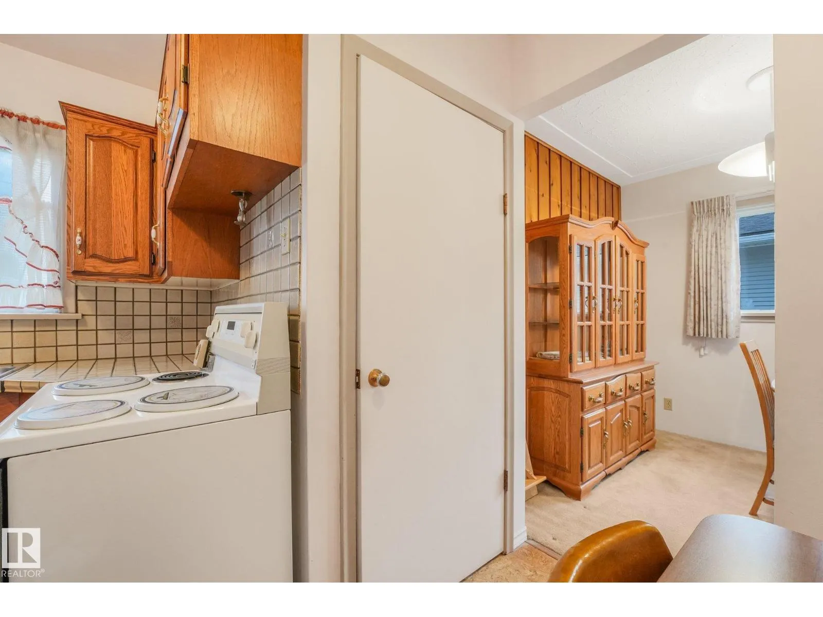 12113 44 ST NW