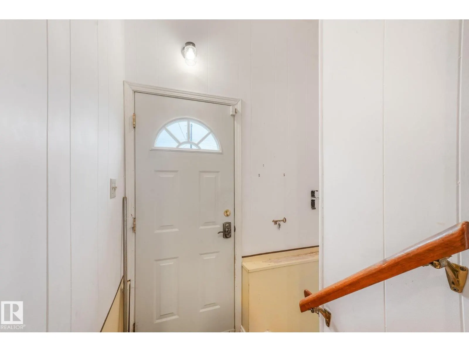 12113 44 ST NW