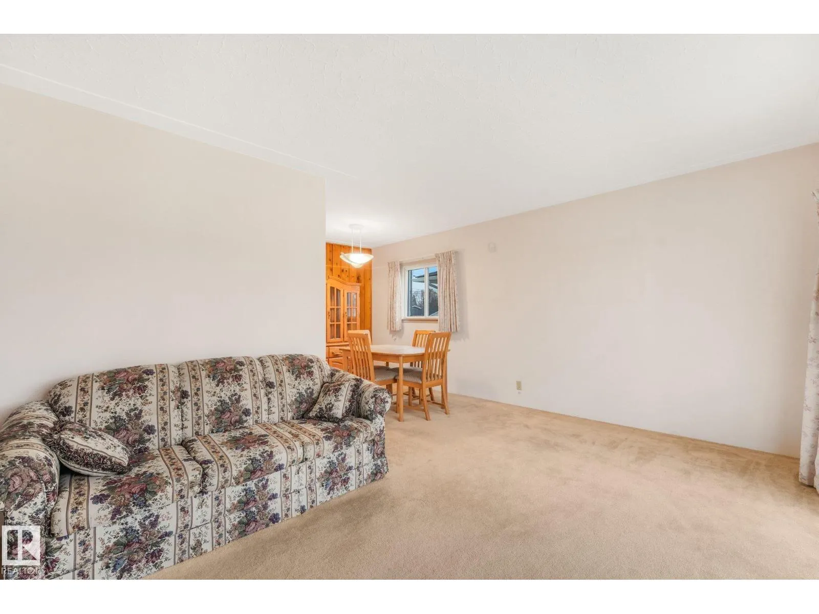 12113 44 ST NW