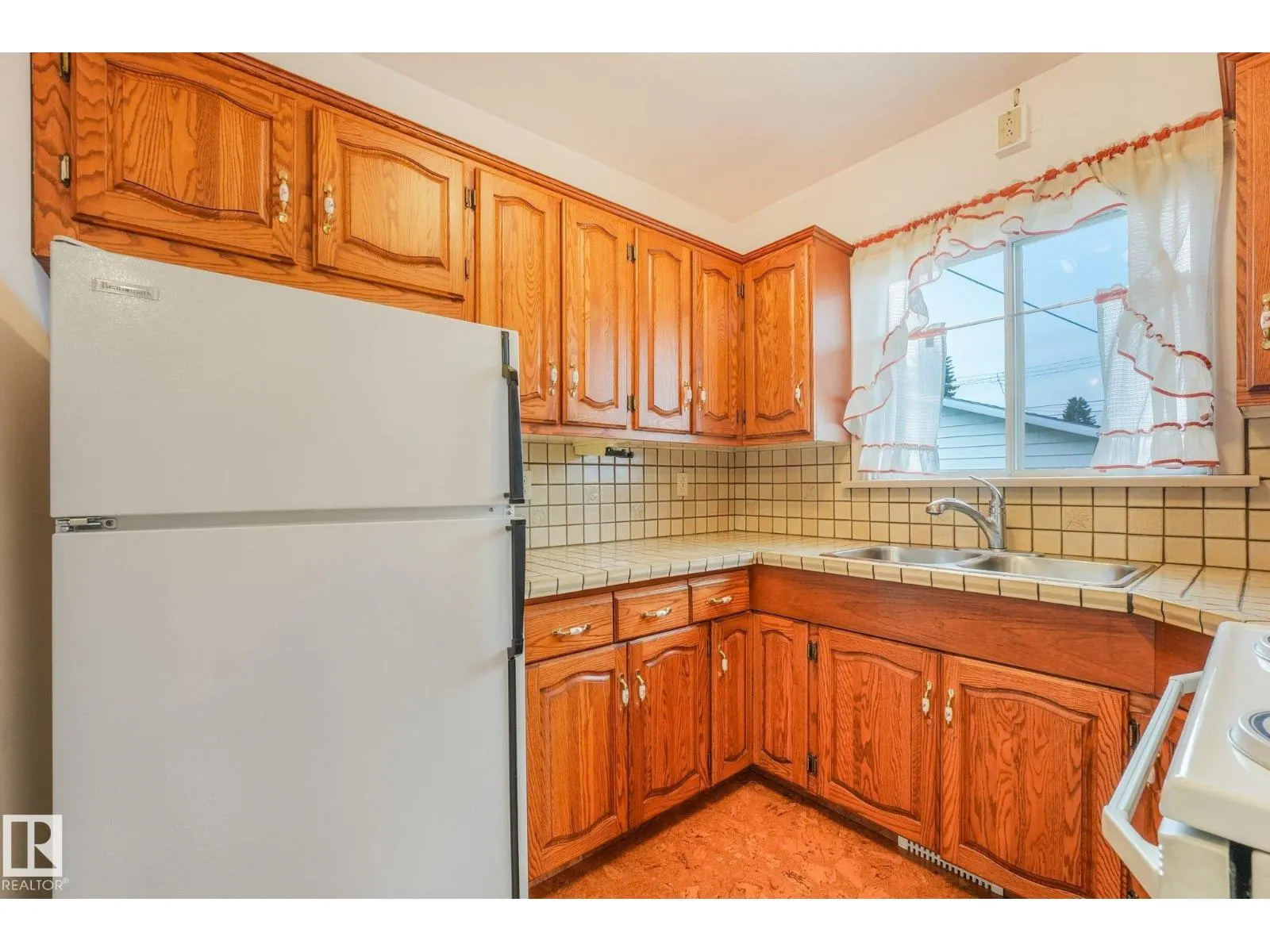 12113 44 ST NW