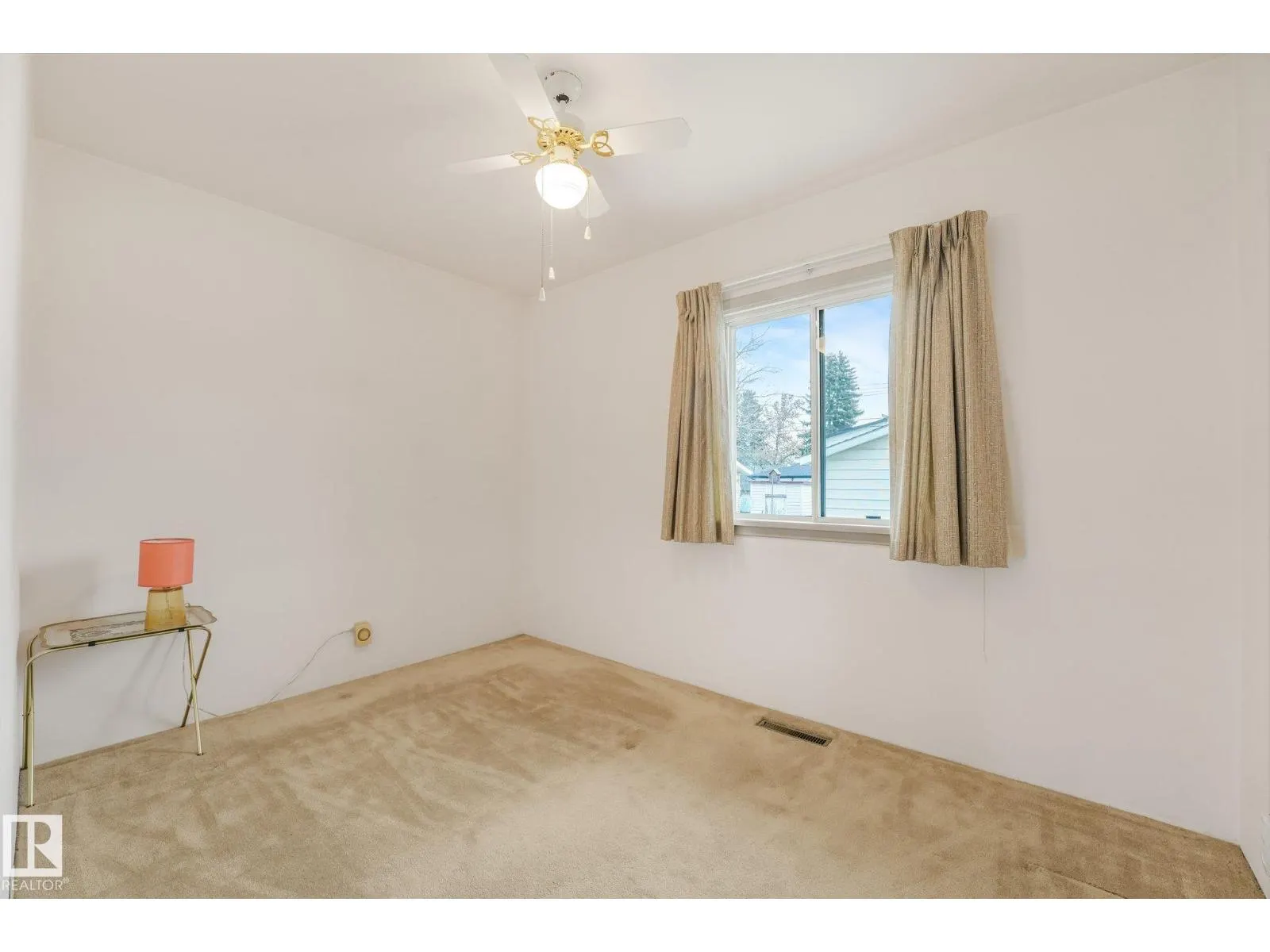 12113 44 ST NW