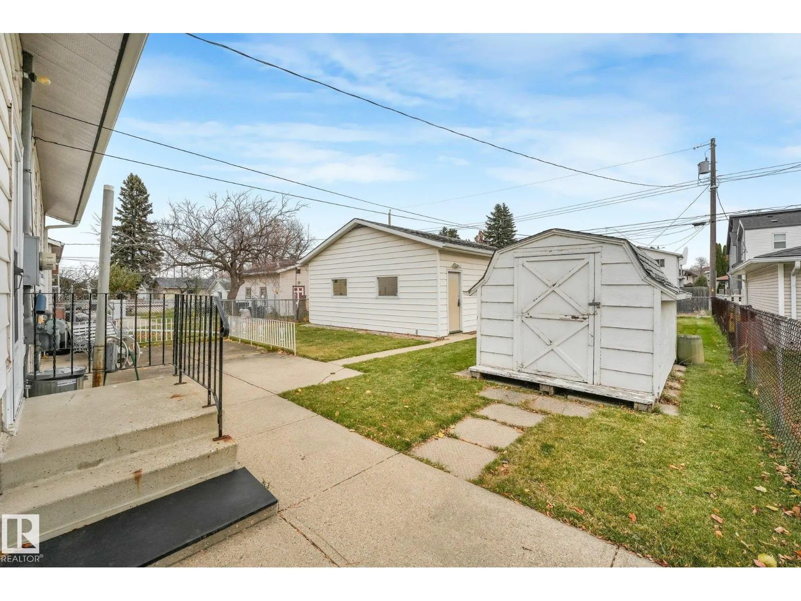 12113 44 ST NW