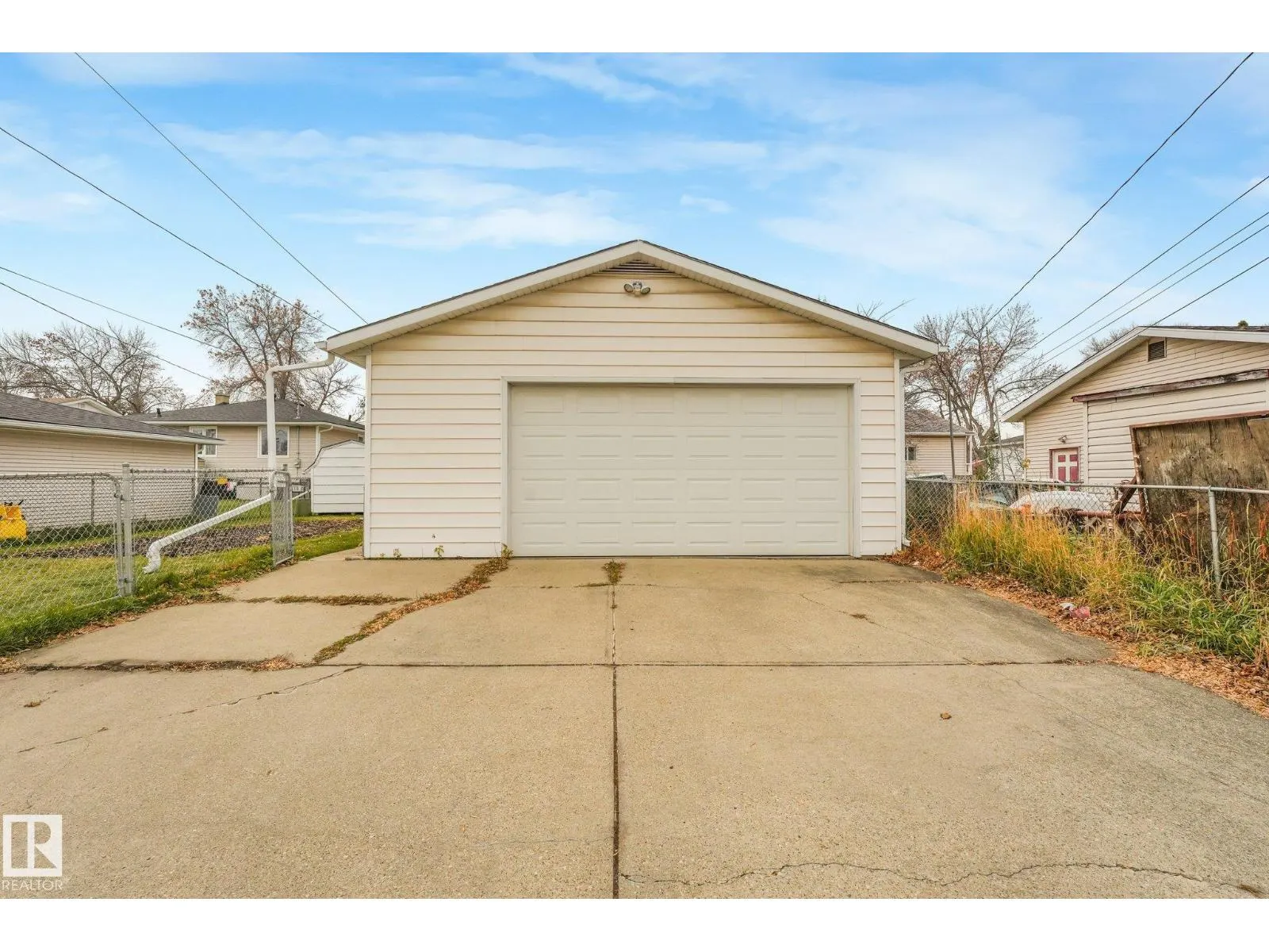 12113 44 ST NW