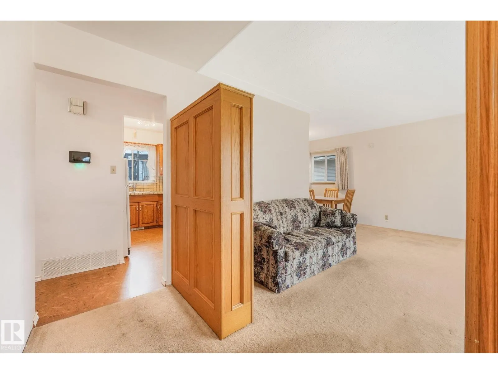 12113 44 ST NW