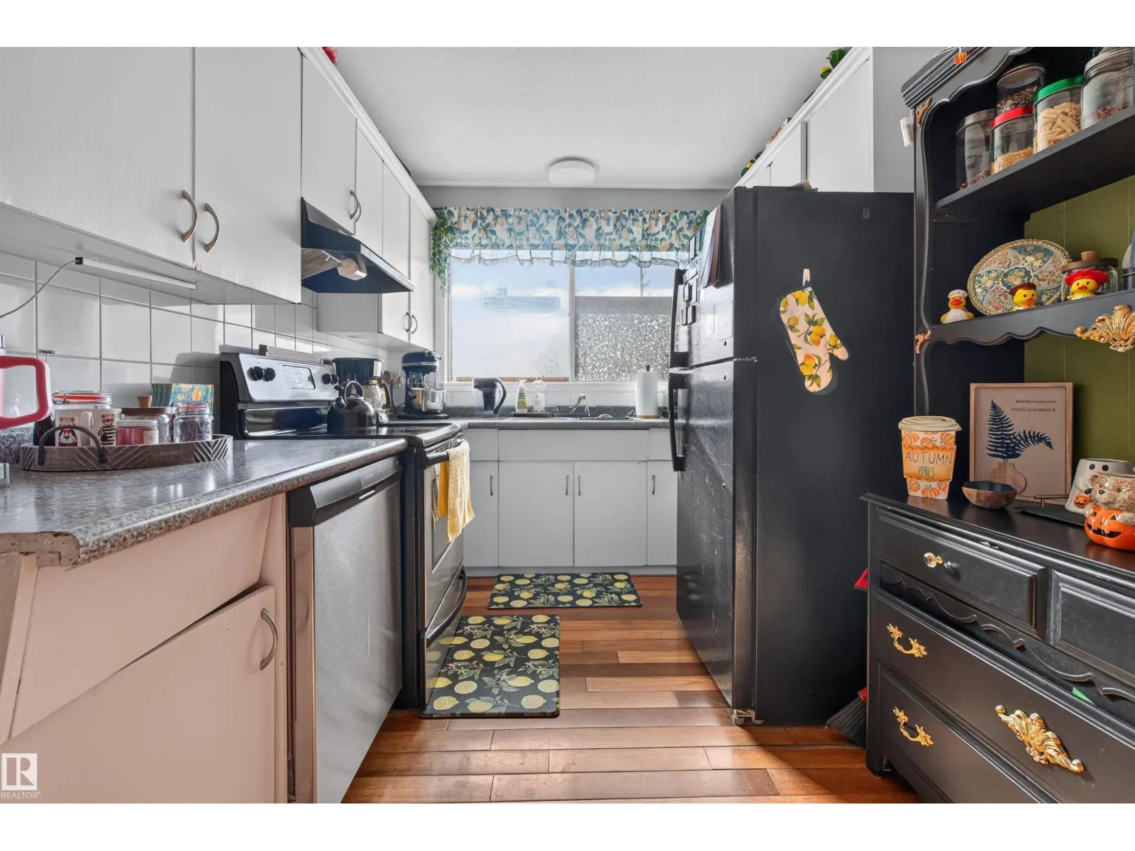 12711 90 ST NW