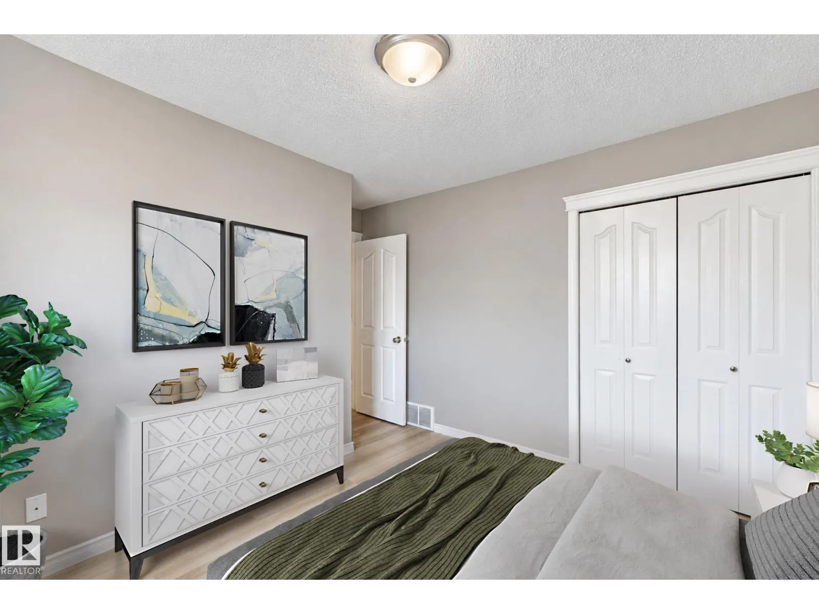 304 SPRUCE GL
