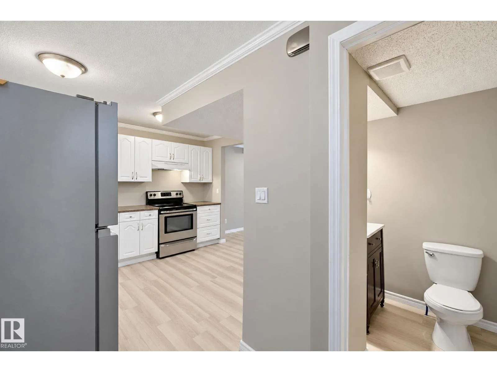 304 SPRUCE GL