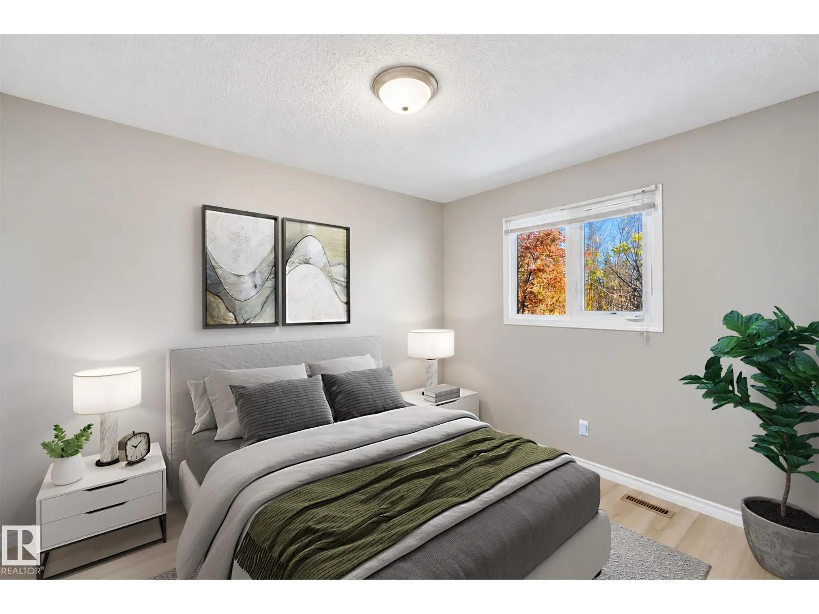 304 SPRUCE GL