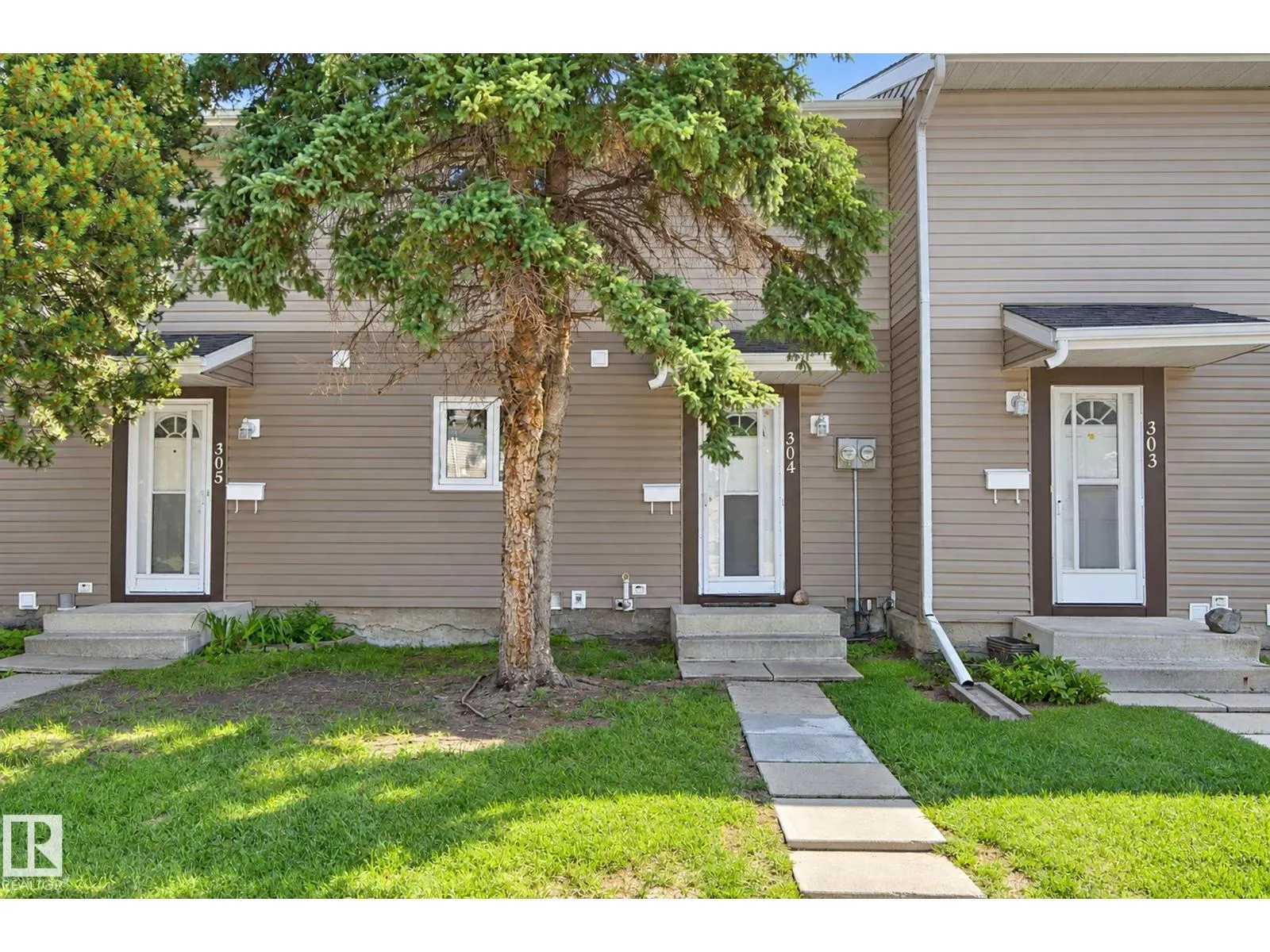 304 SPRUCE GL