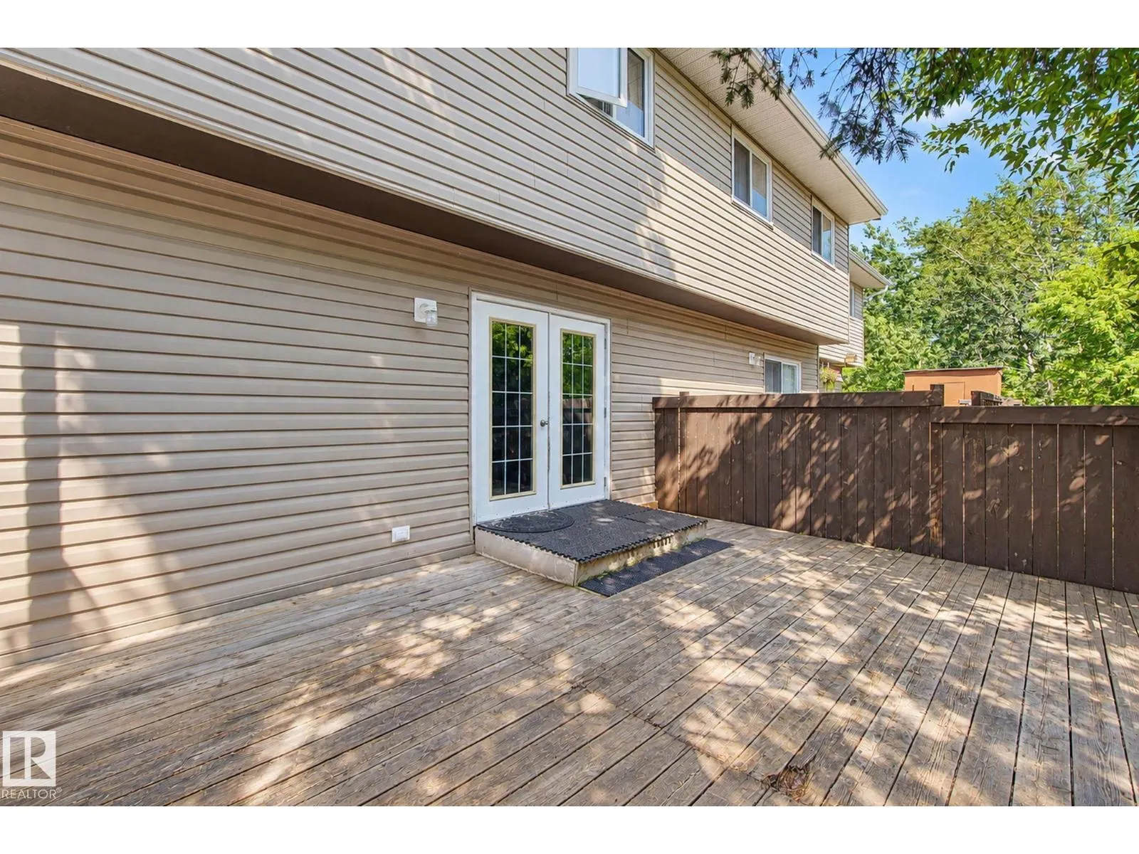304 SPRUCE GL