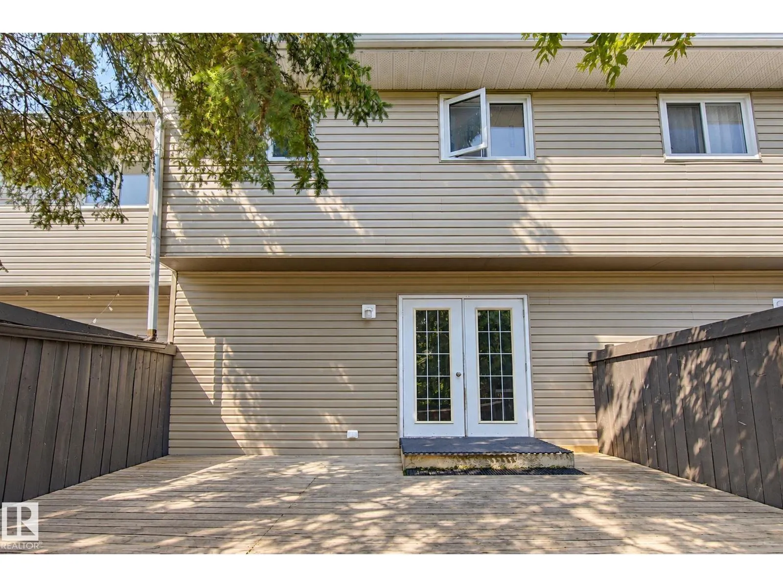 304 SPRUCE GL