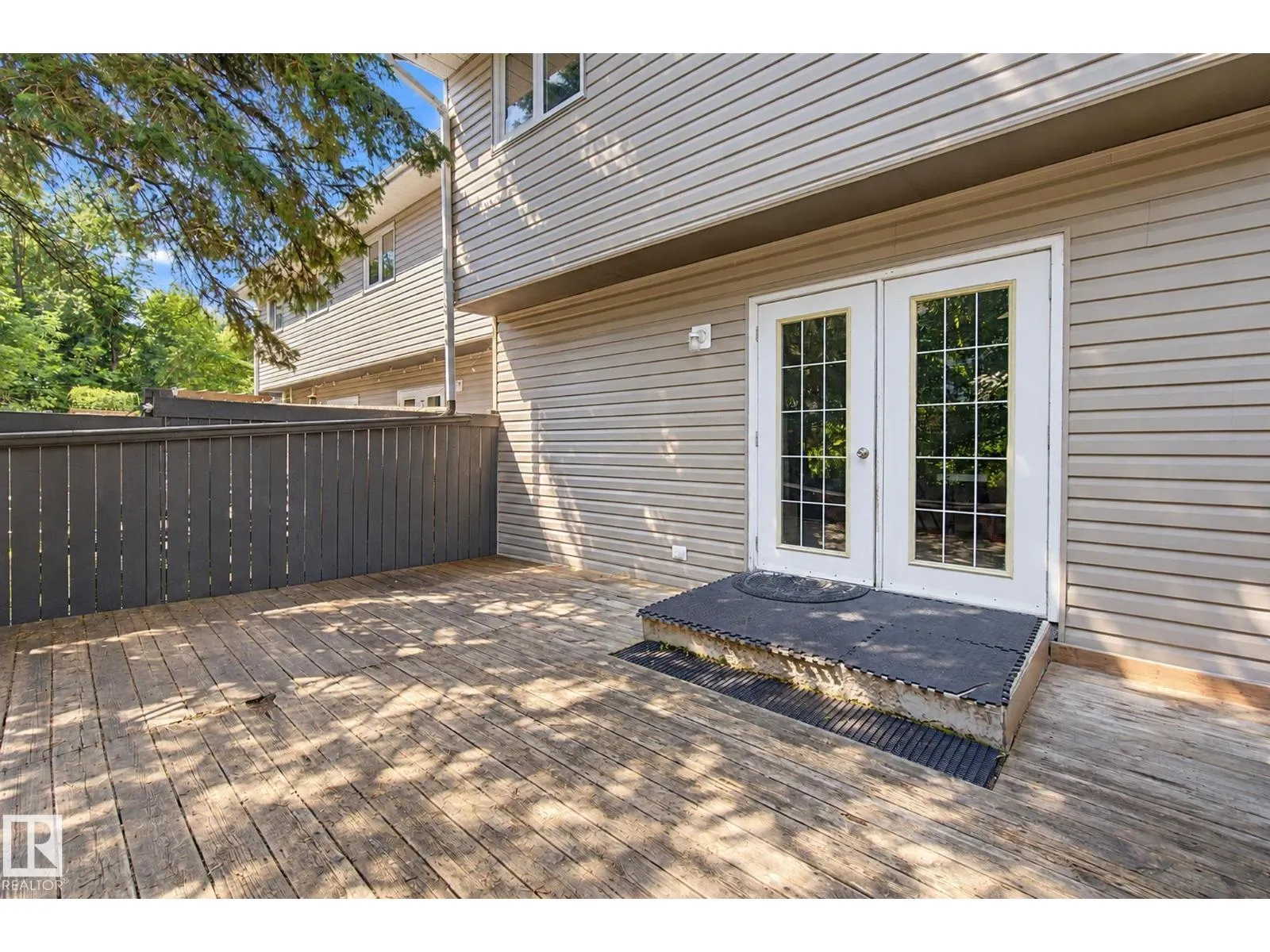 304 SPRUCE GL