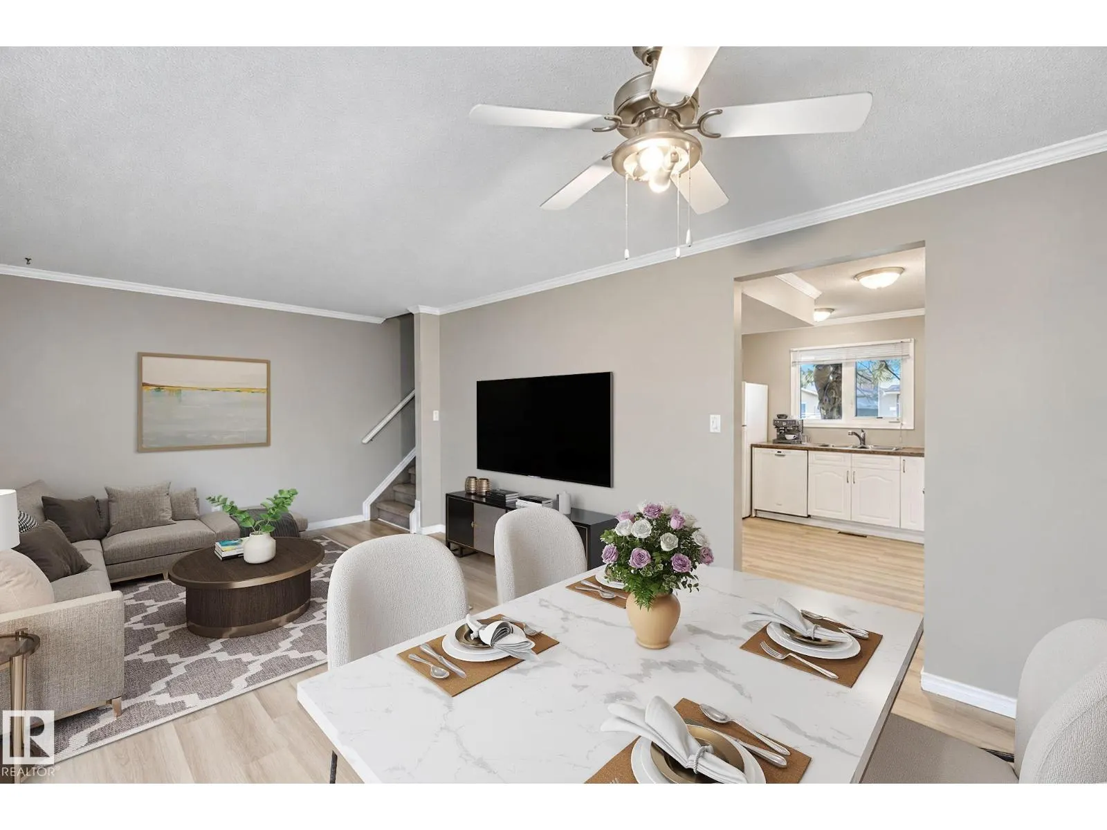 304 SPRUCE GL
