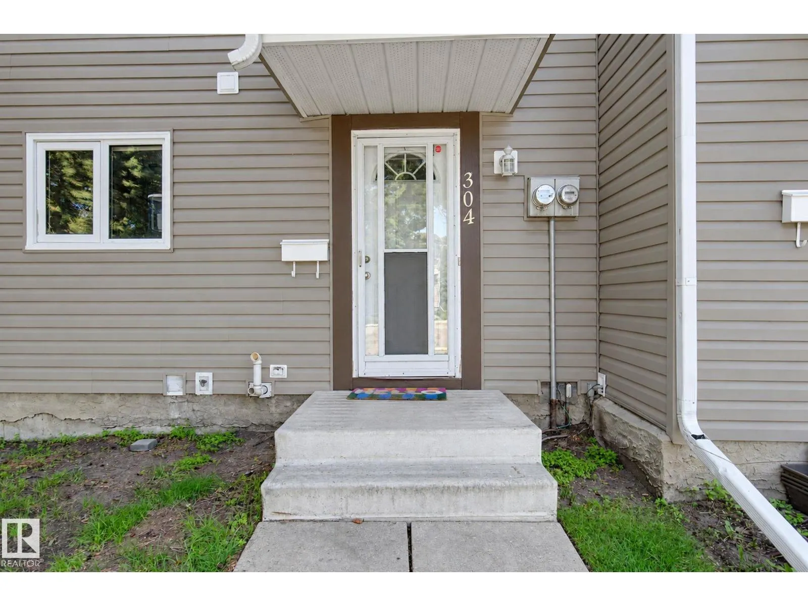 304 SPRUCE GL