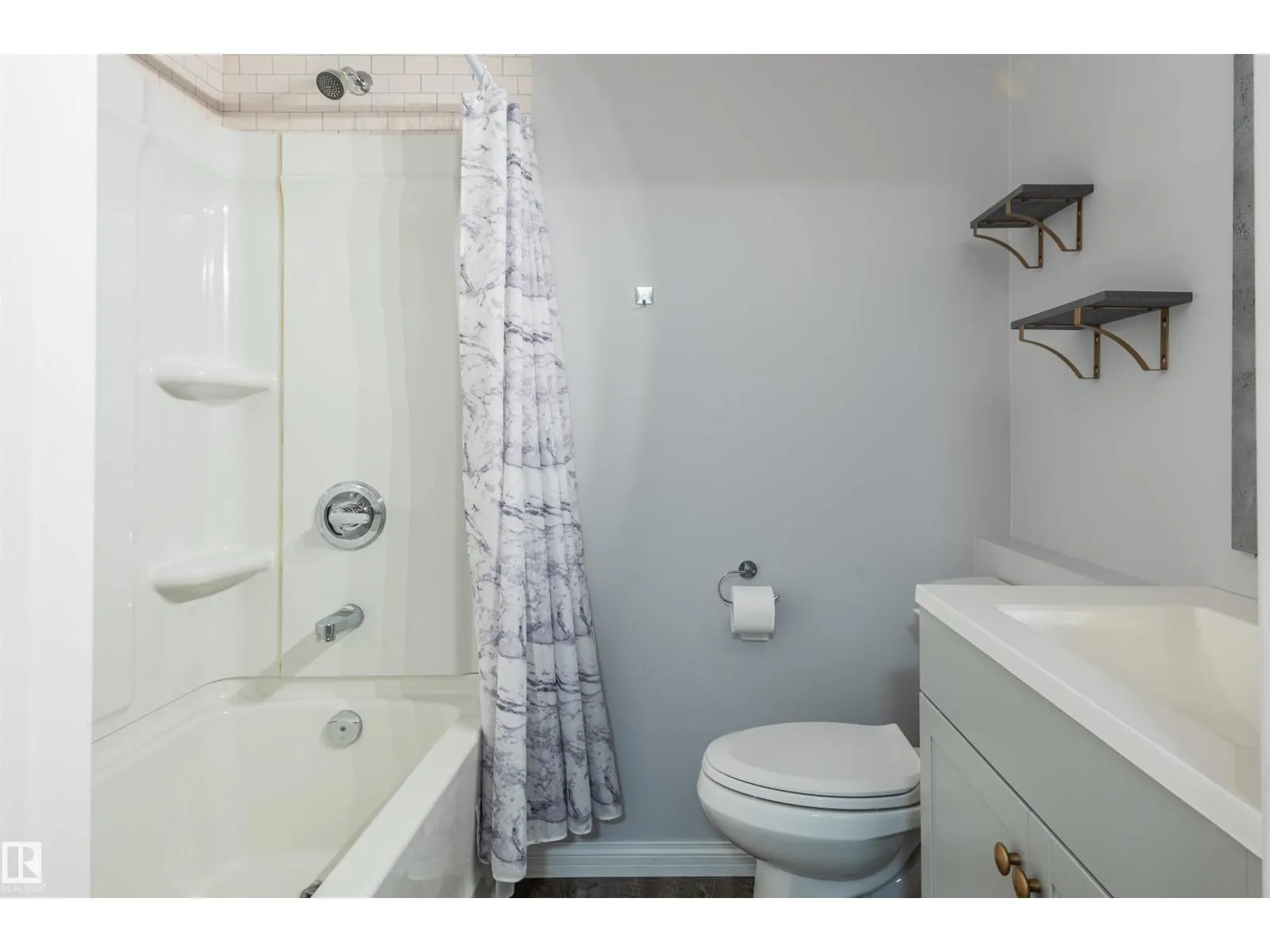21413 94 AV NW