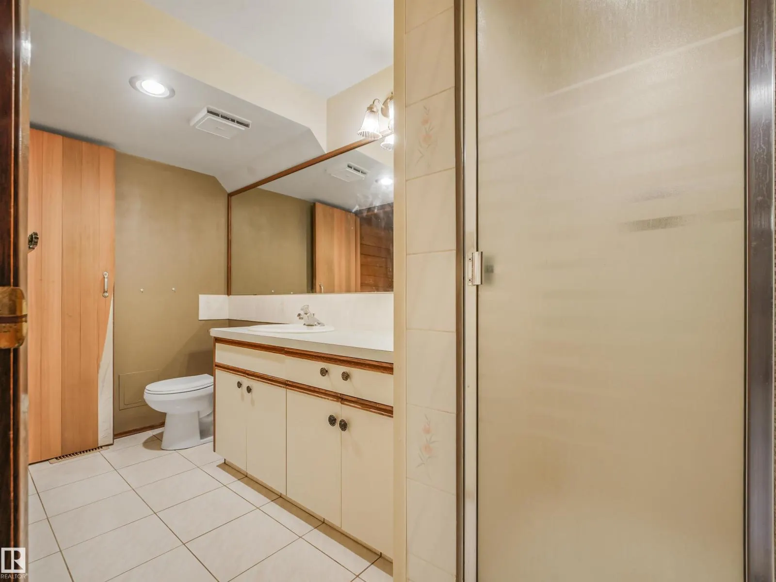 15103 92 ST NW