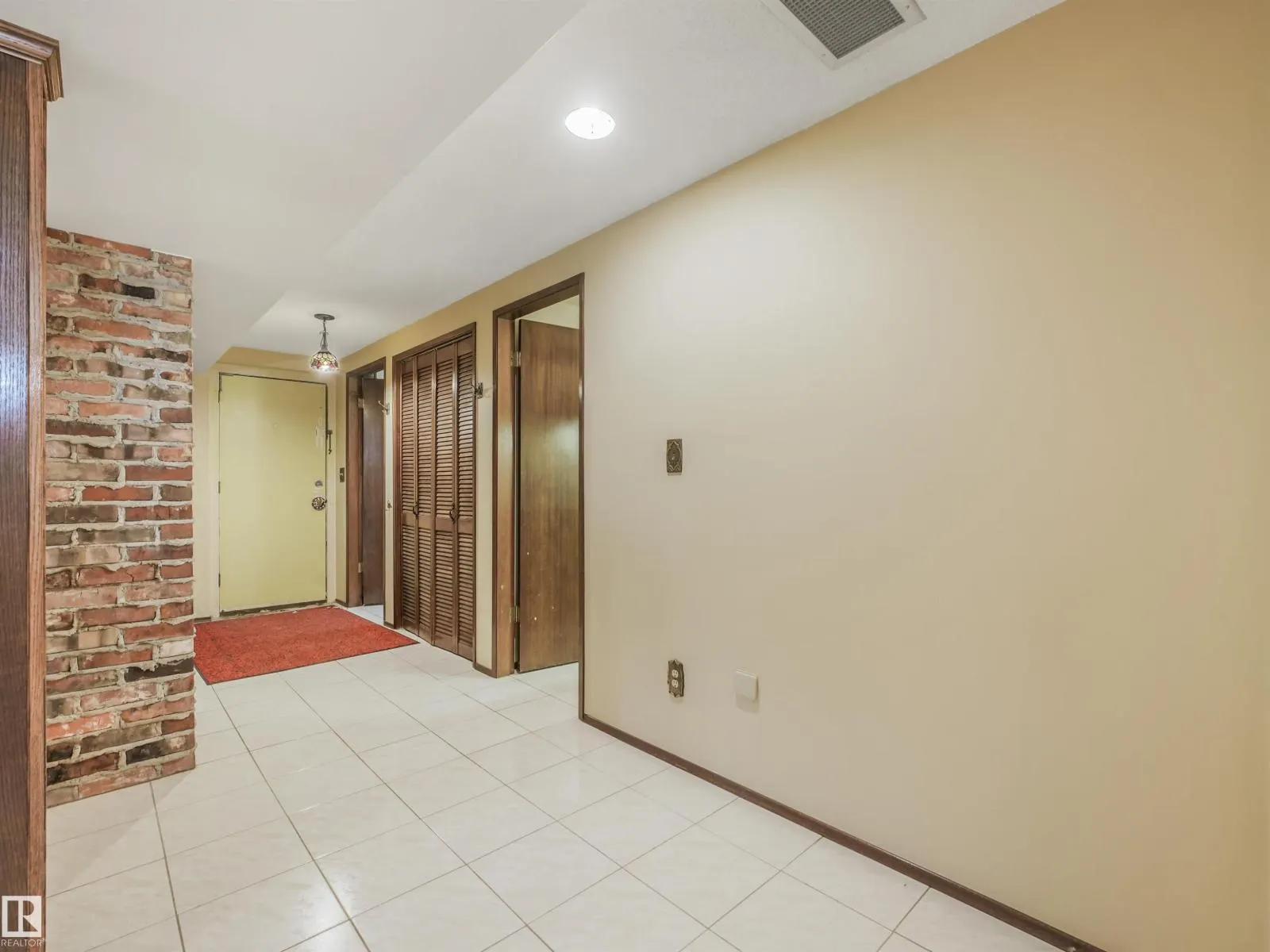 15103 92 ST NW
