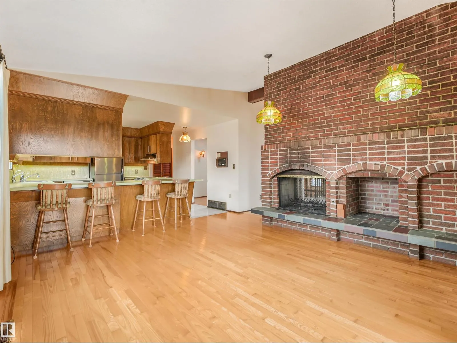 15103 92 ST NW