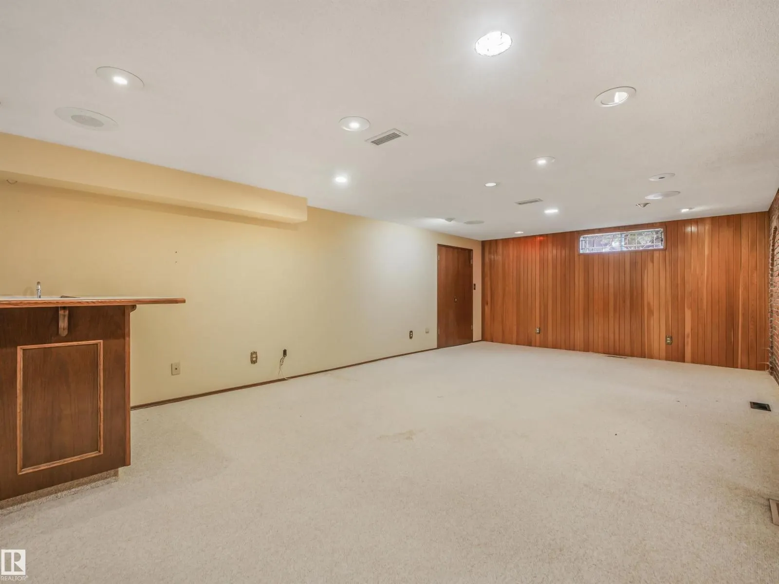 15103 92 ST NW