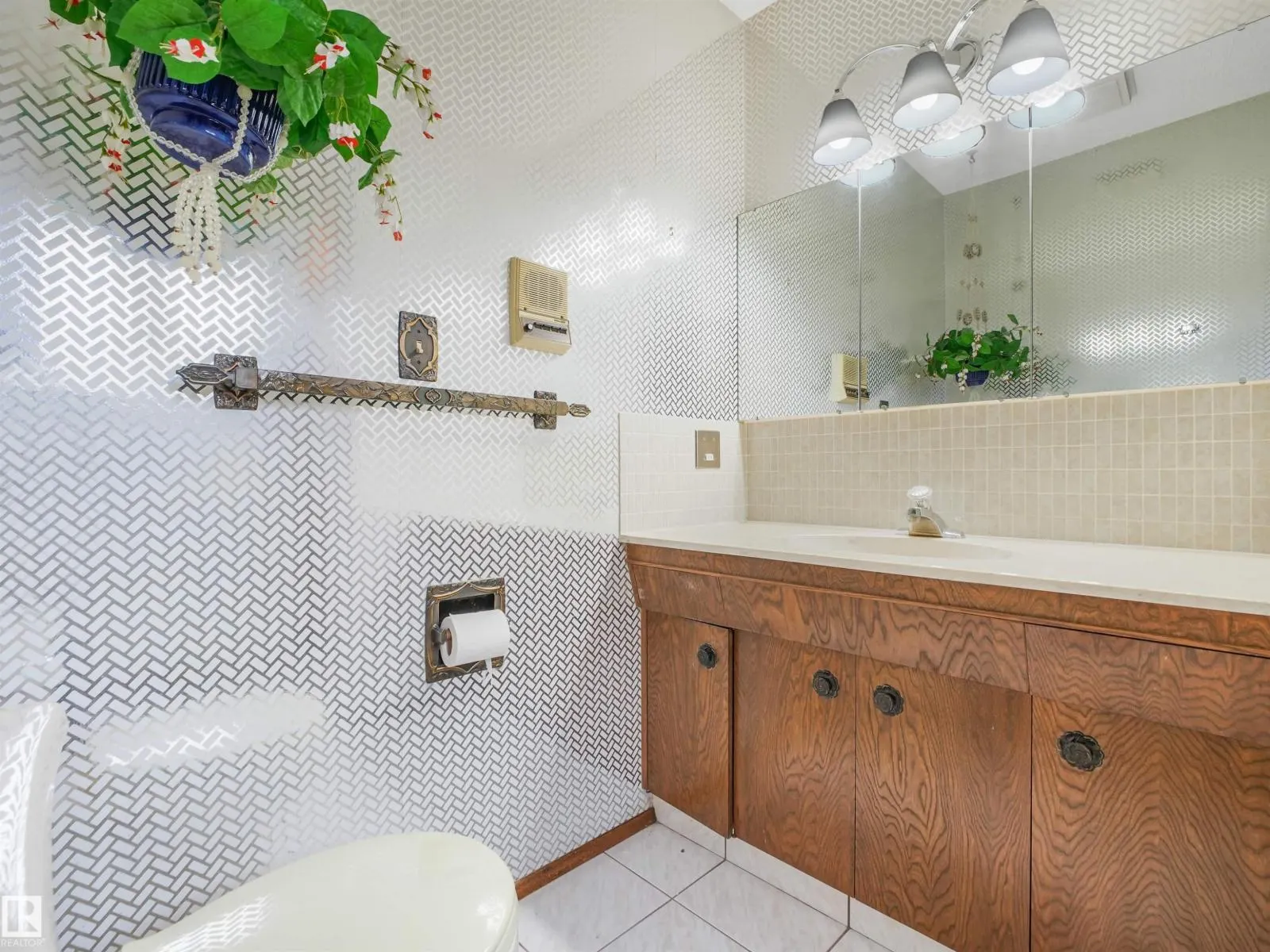 15103 92 ST NW