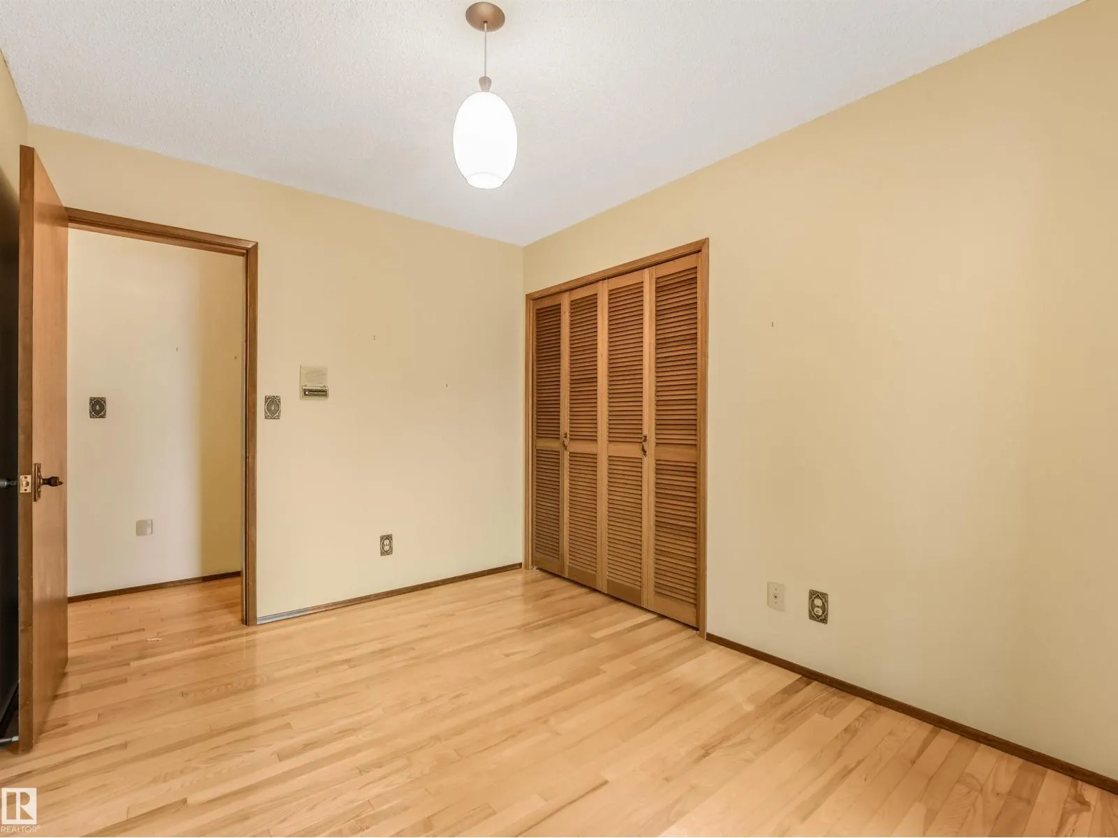 15103 92 ST NW