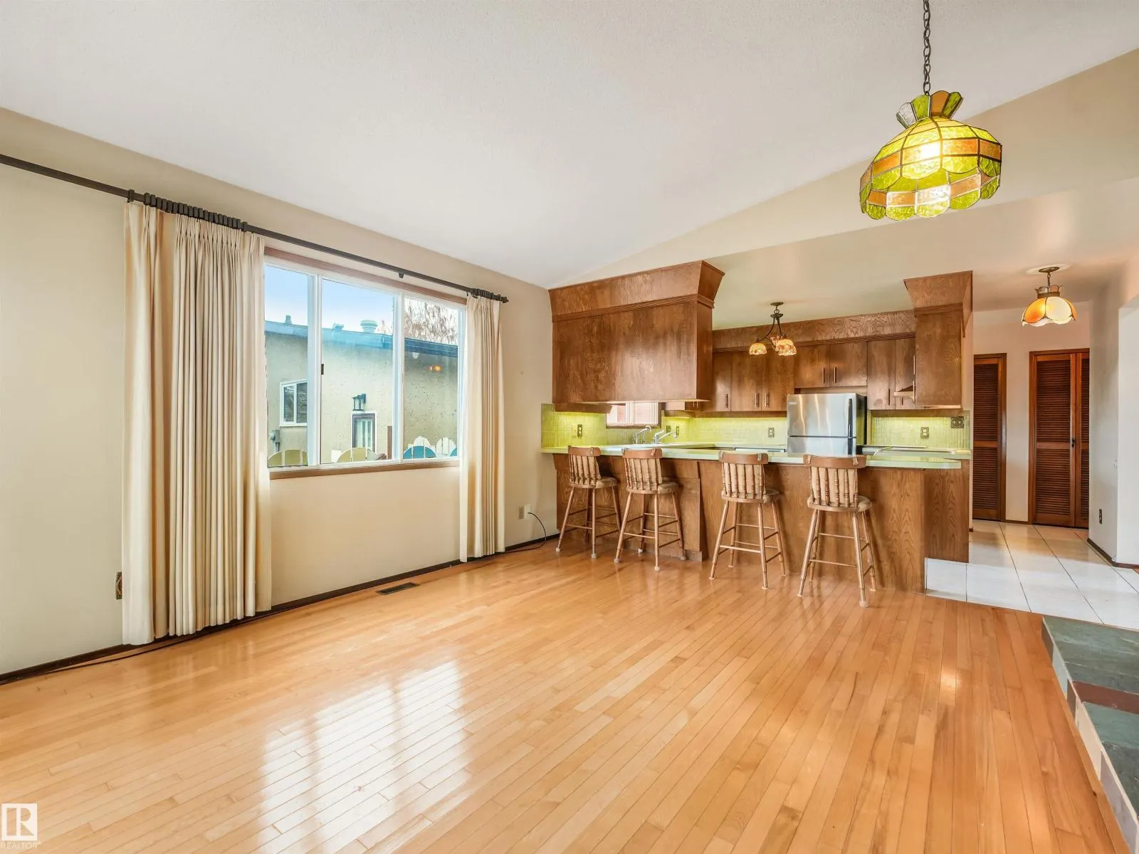 15103 92 ST NW