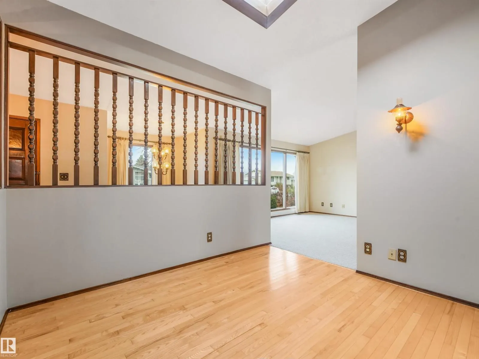 15103 92 ST NW