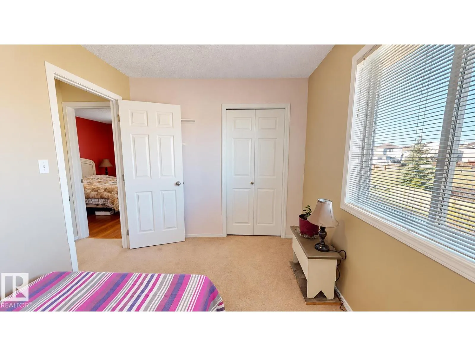 3931 160 AV NW