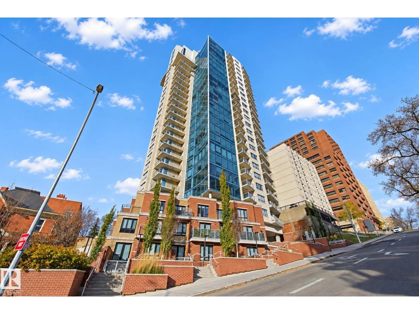 #1502 9720 106 ST NW