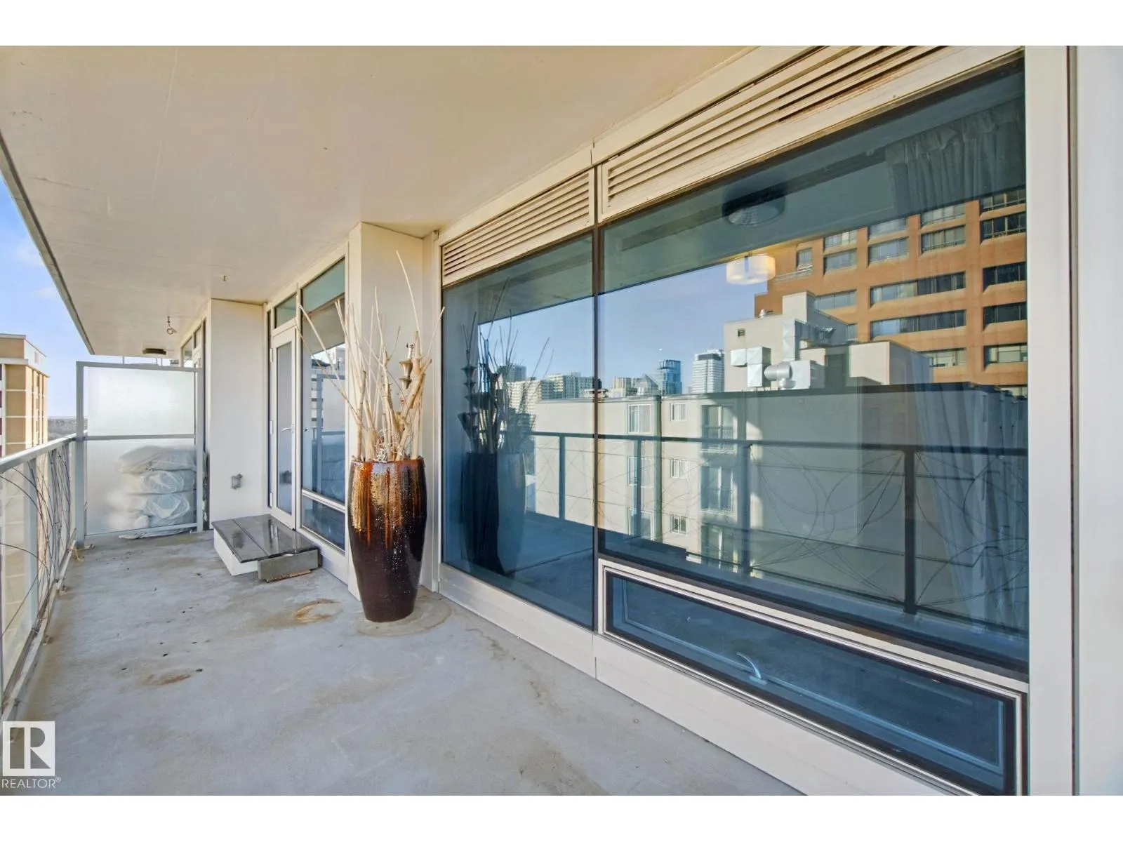 #1502 9720 106 ST NW